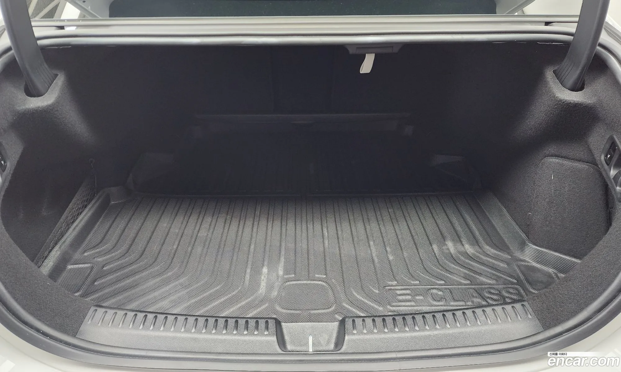 Mercedes-Benz E-Class W214 2024 — 5