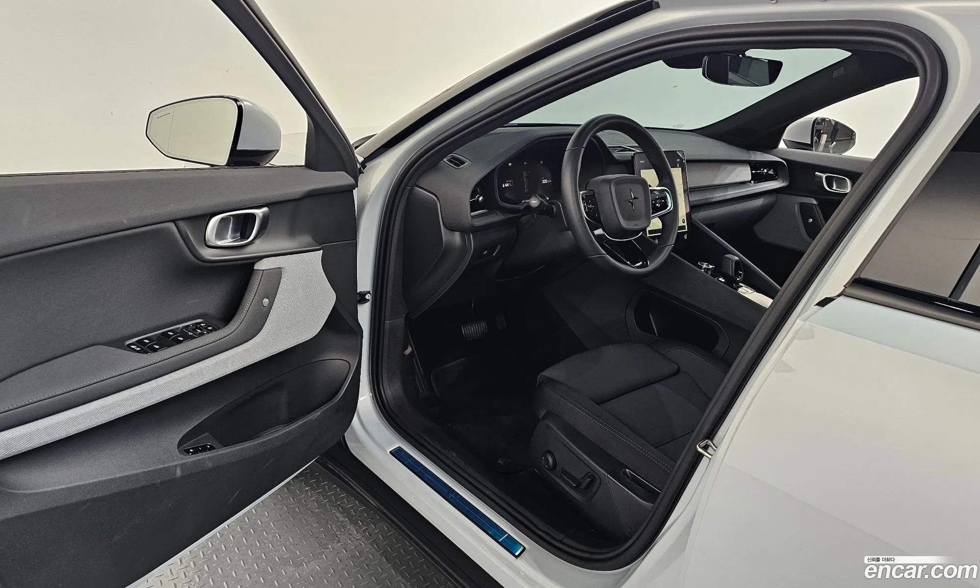 Polestar Polestar 2 2024 YSMVSFEA5RL229374 — 34