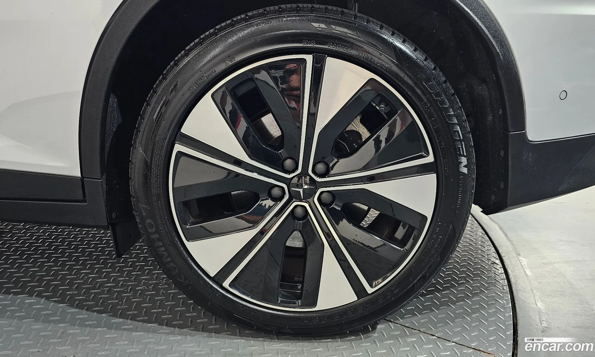 Polestar Polestar 2 2024 YSMVSFEA5RL229374 — 18