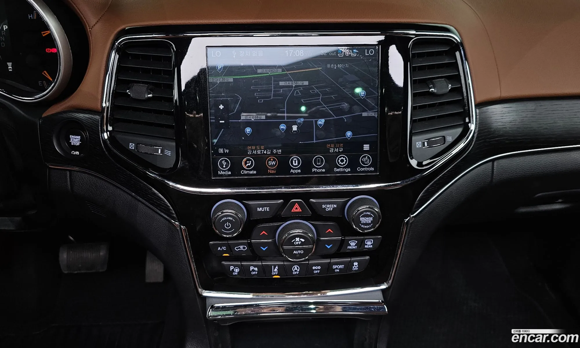 Jeep Grand Cherokee 2020 — 26