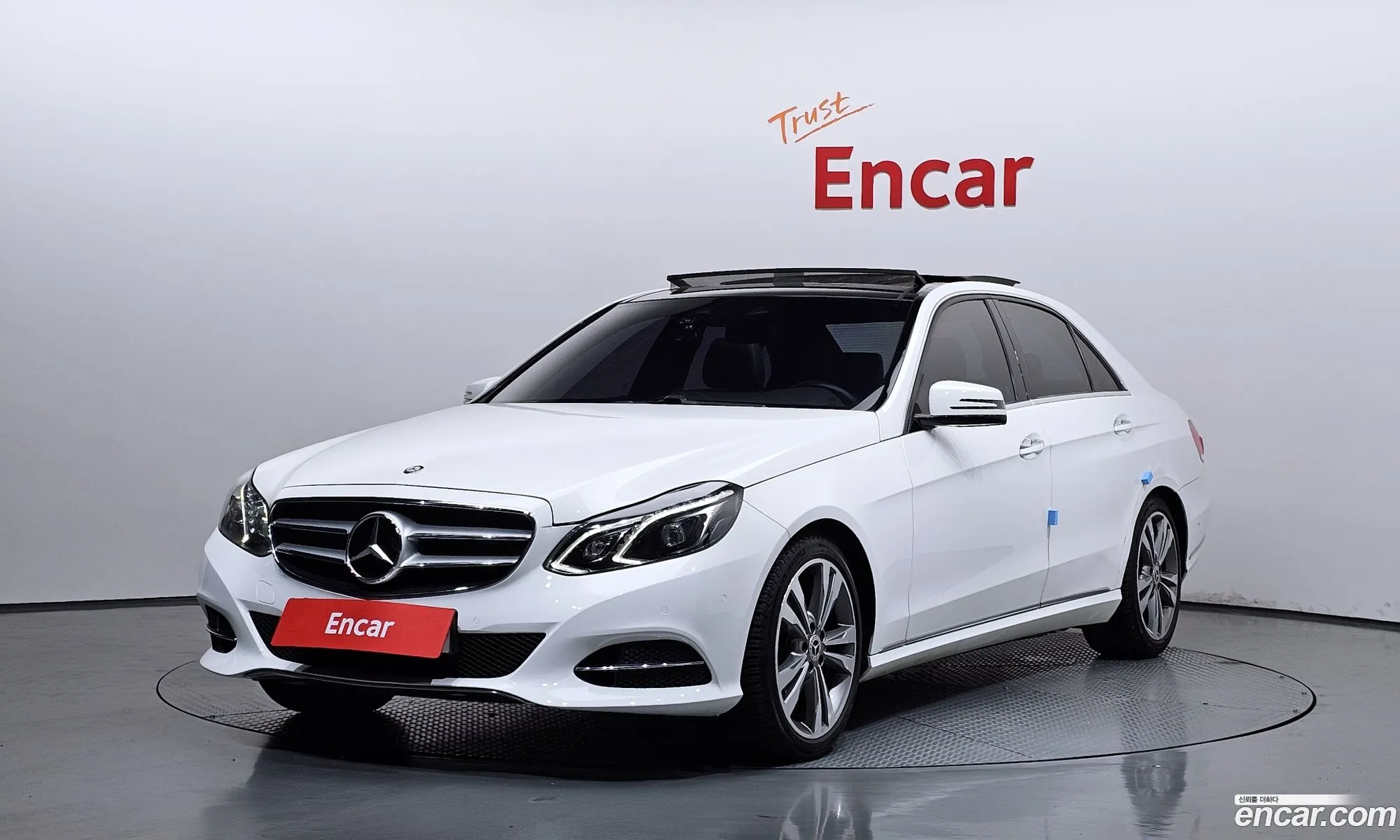Mercedes-Benz E-Class W212 2014 WDDHF8BBXEB068371 — 14
