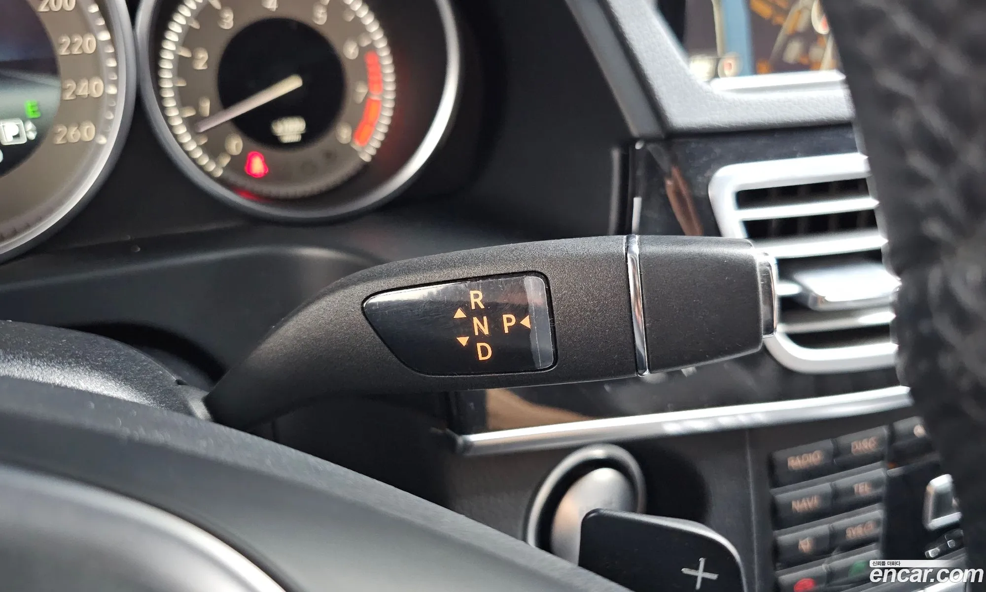 Mercedes-Benz E-Class W212 2014 WDDHF8BBXEB068371 — 17