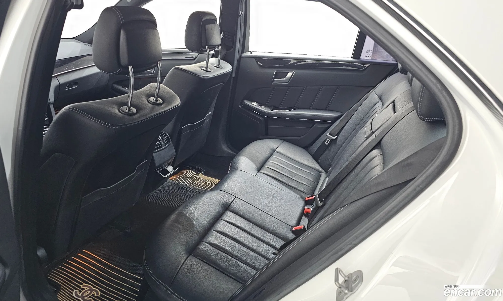 Mercedes-Benz E-Class W212 2014 WDDHF8BBXEB068371 — 8