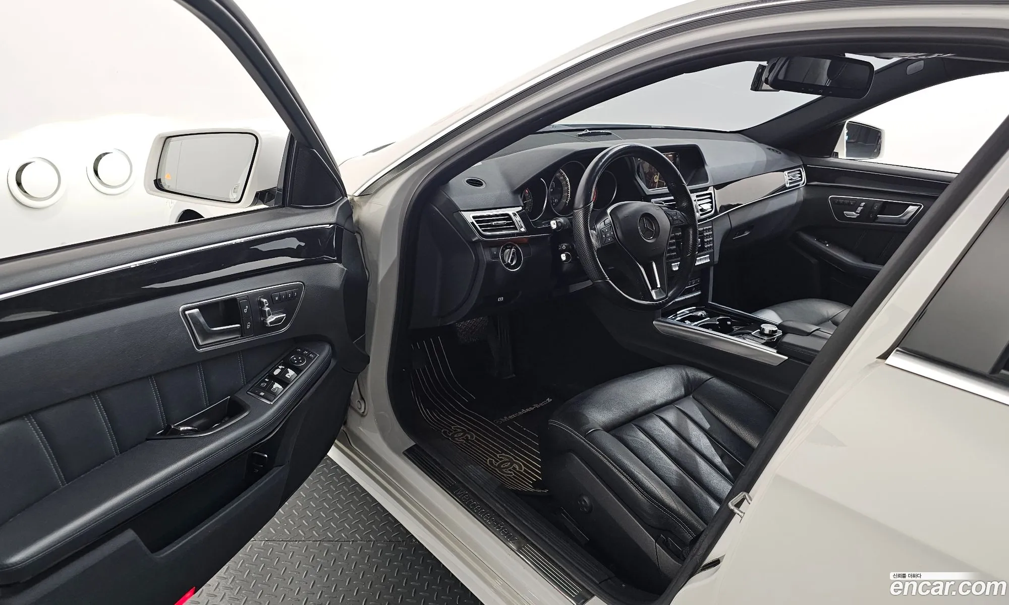 Mercedes-Benz E-Class W212 2014 WDDHF8BBXEB068371 — 20