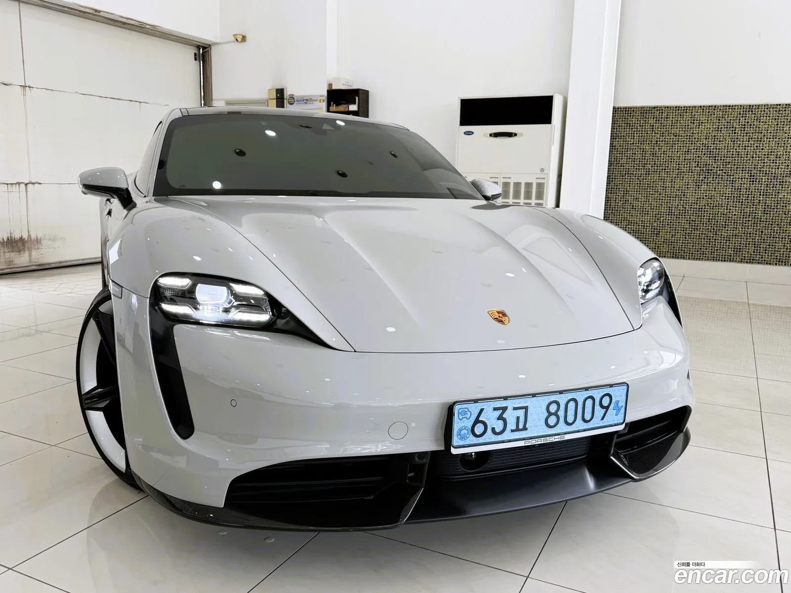 Porsche Taycan 2022 — 19