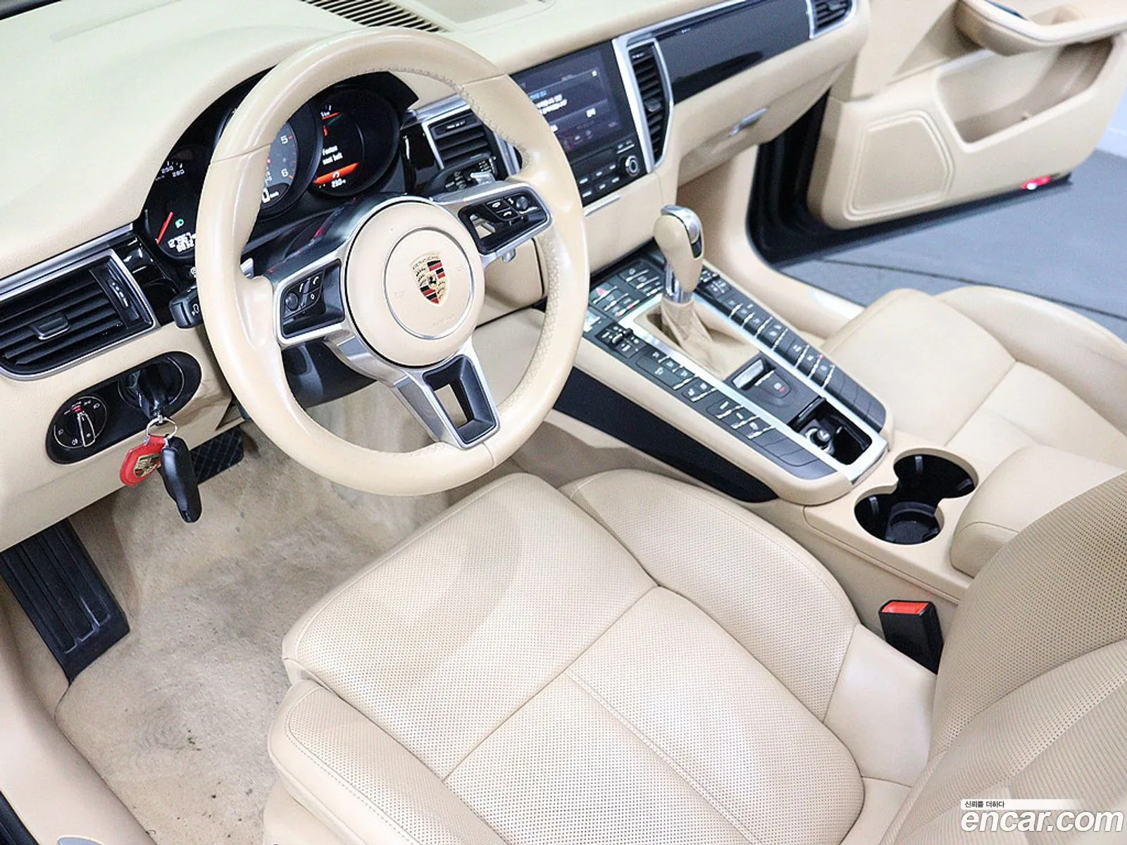 Porsche Macan 2016 — 2