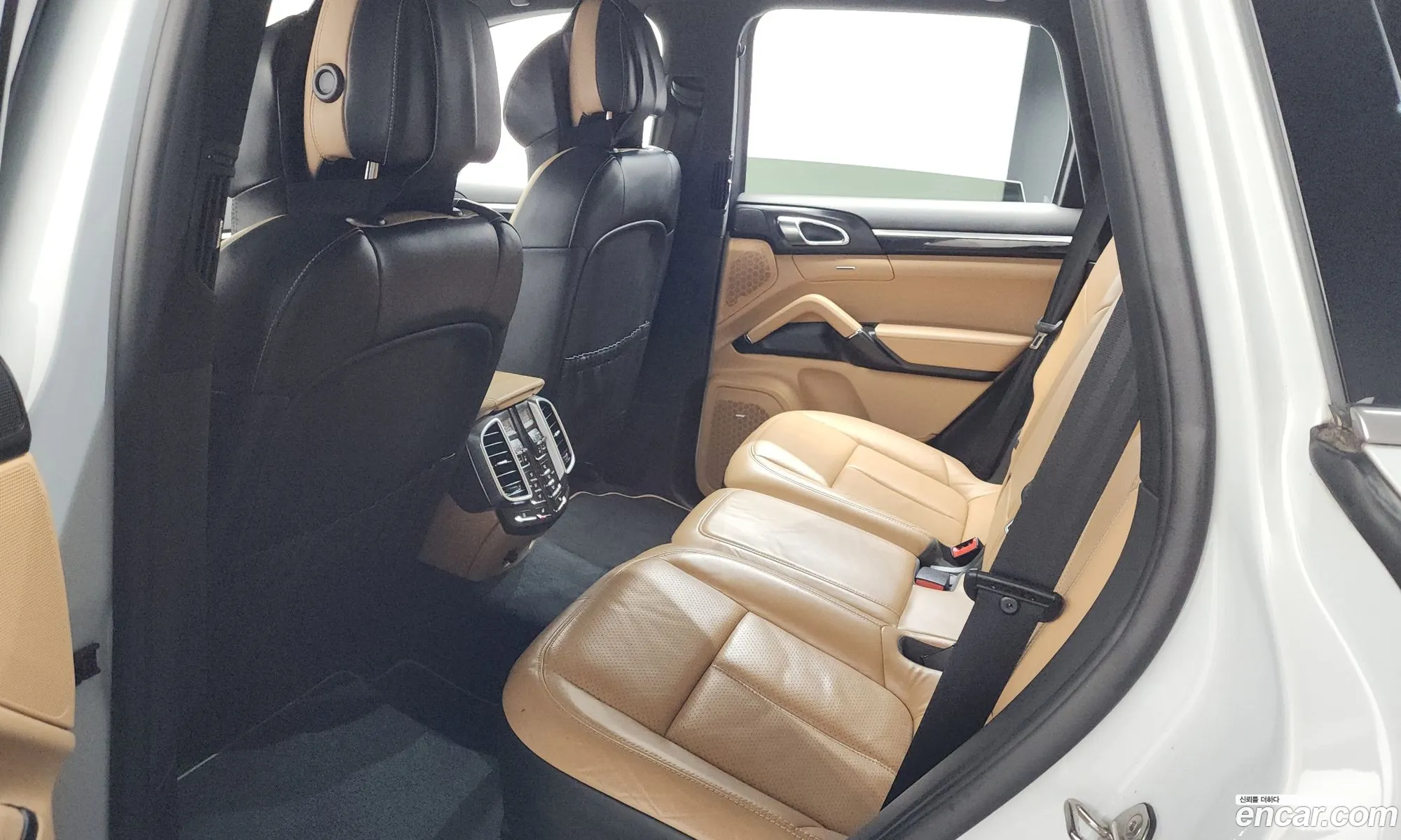 Porsche Cayenne 2014 WP1AF2929ELA49320 — 2