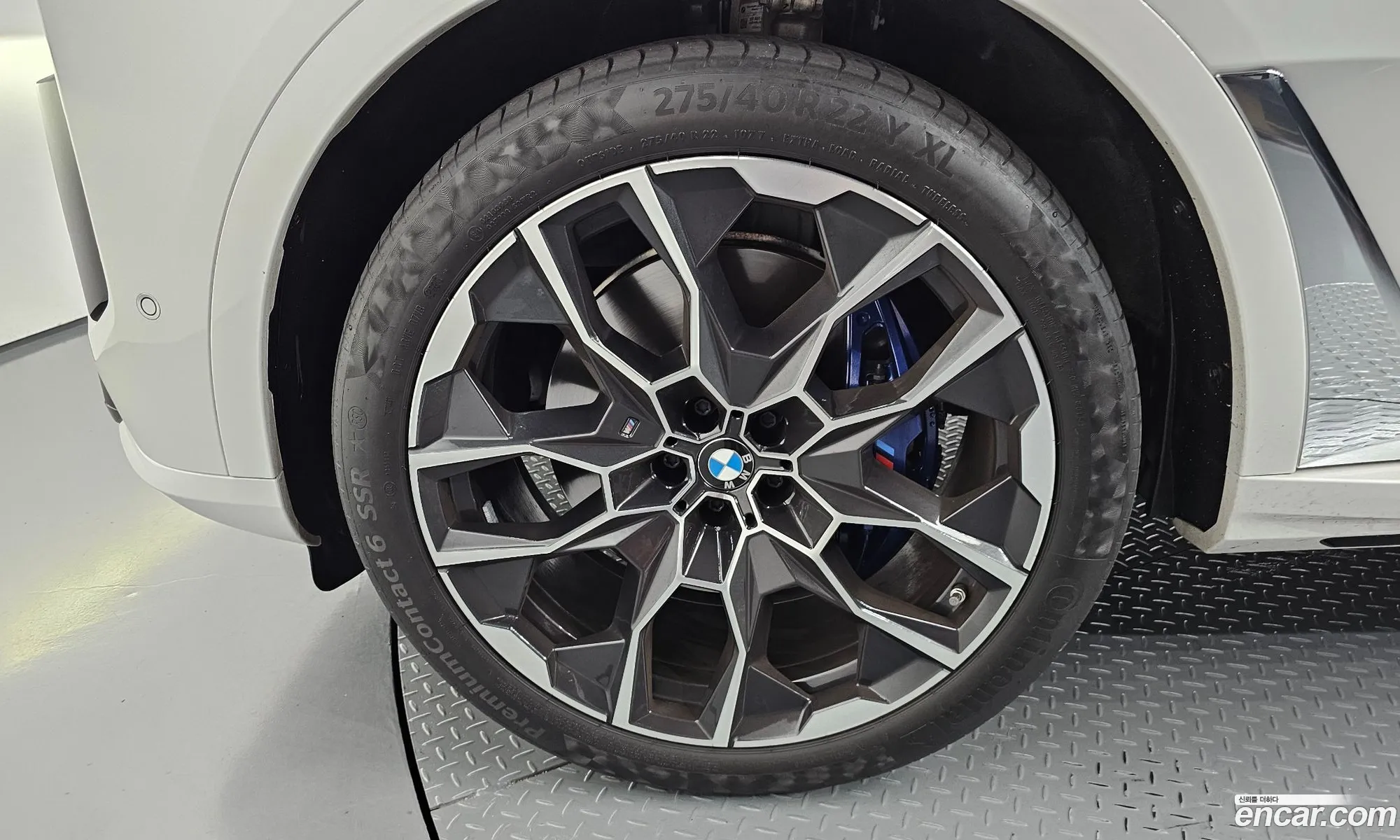 BMW X7 2023 — 24