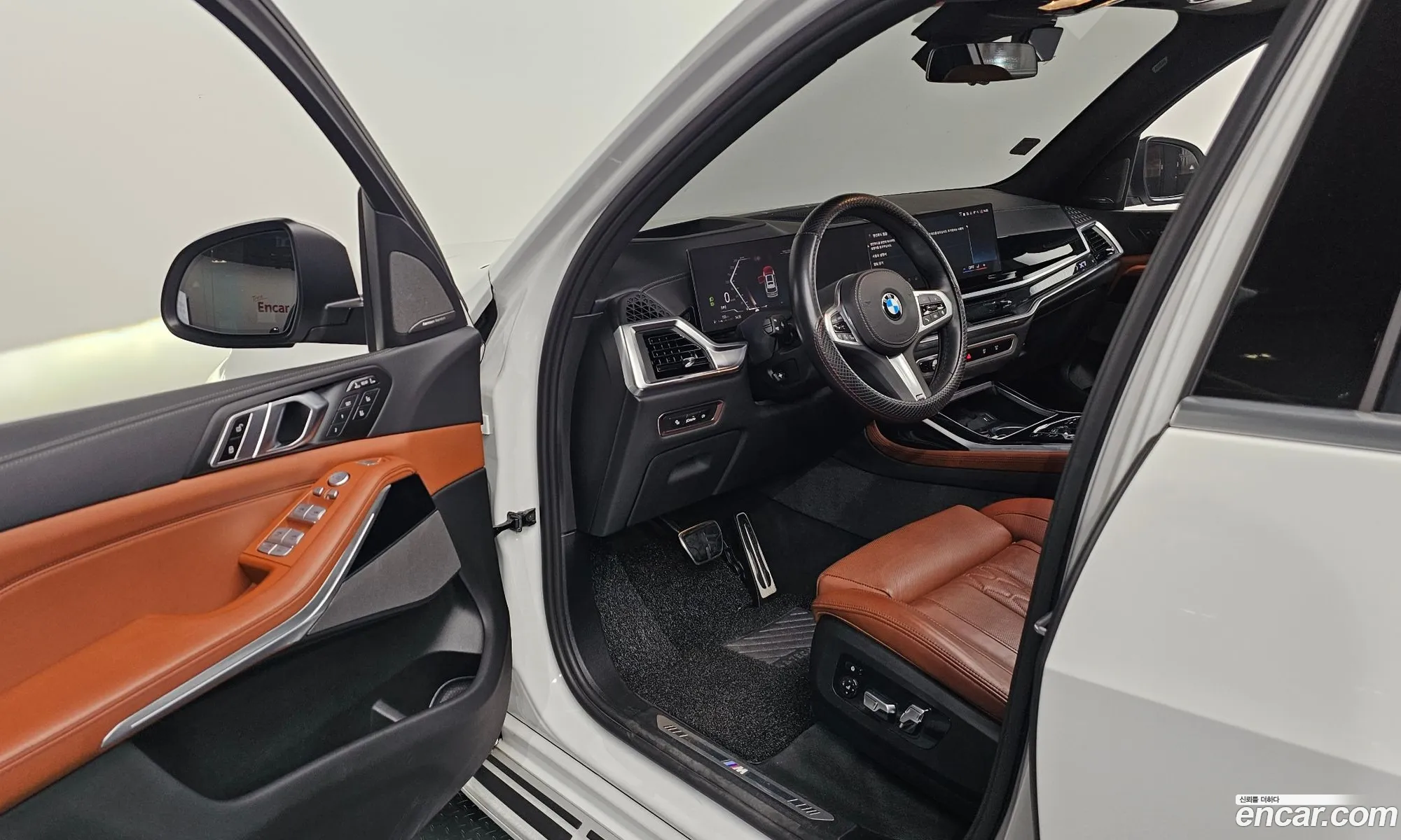 BMW X7 2023 — 7