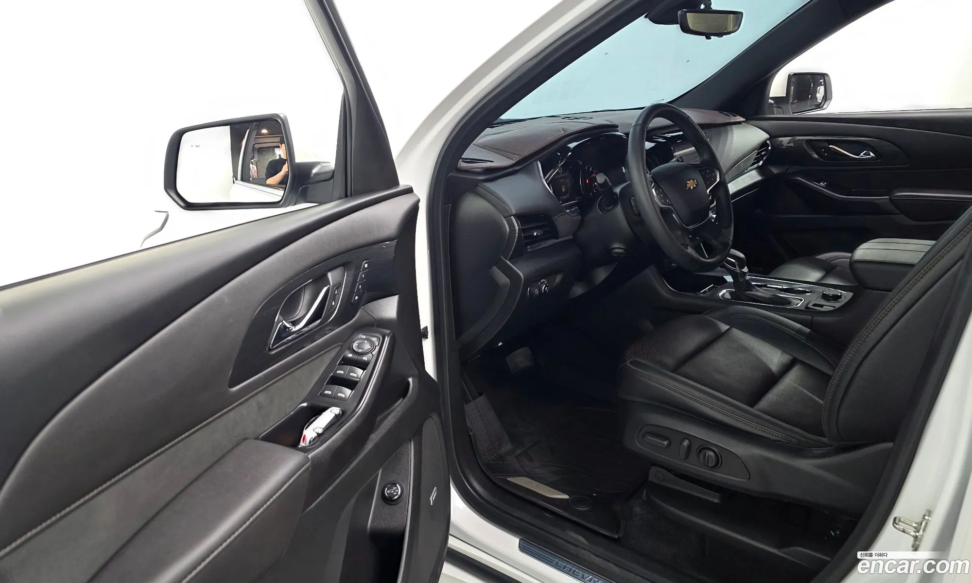 Chevrolet (GM Daewoo) Traverse 2022 — 12