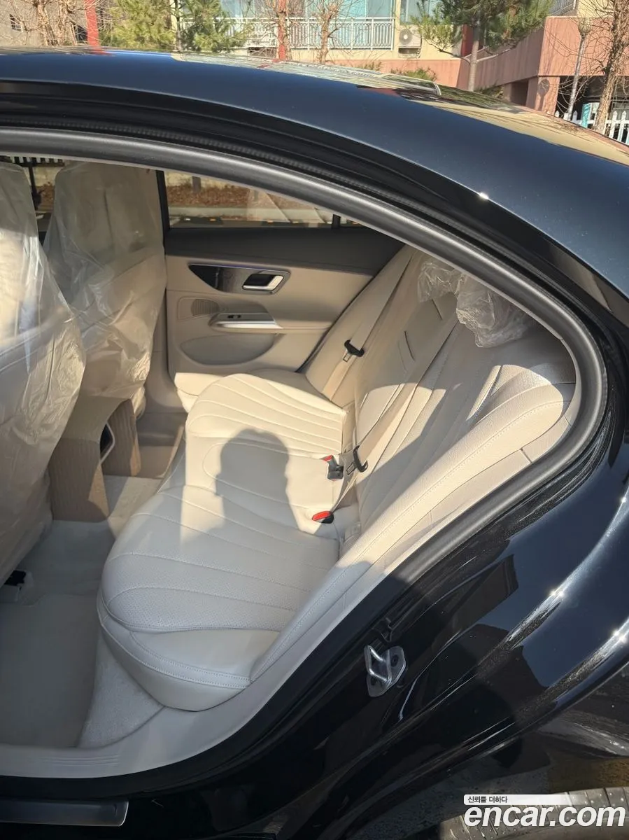 Mercedes-Benz E-Class W214 2025 — 8