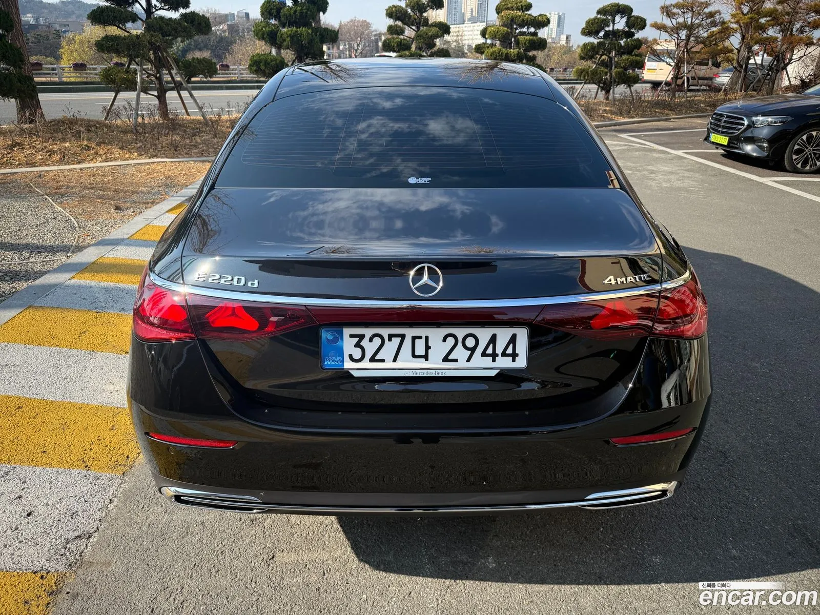 Mercedes-Benz E-Class W214 2025 — 13