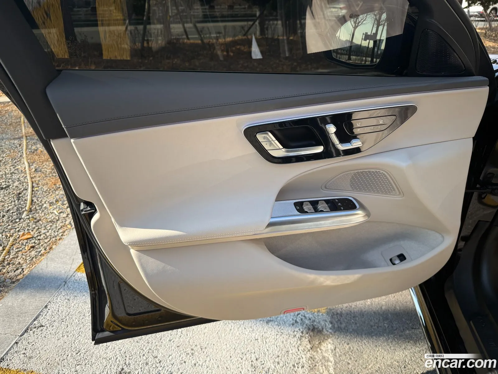 Mercedes-Benz E-Class W214 2025 — 10