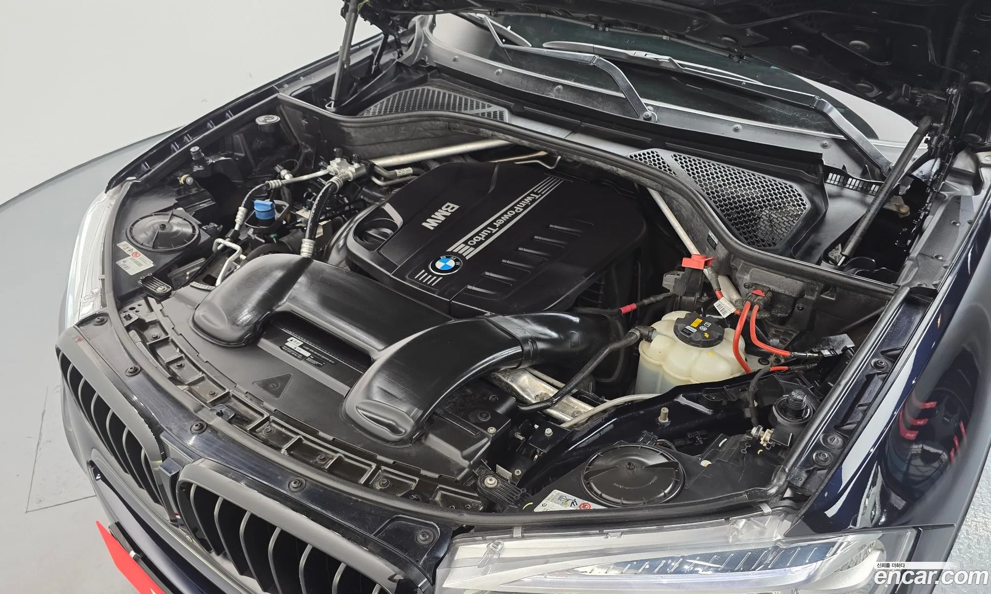 BMW X5 2018 WBAKS4100J0Y71701 — 18
