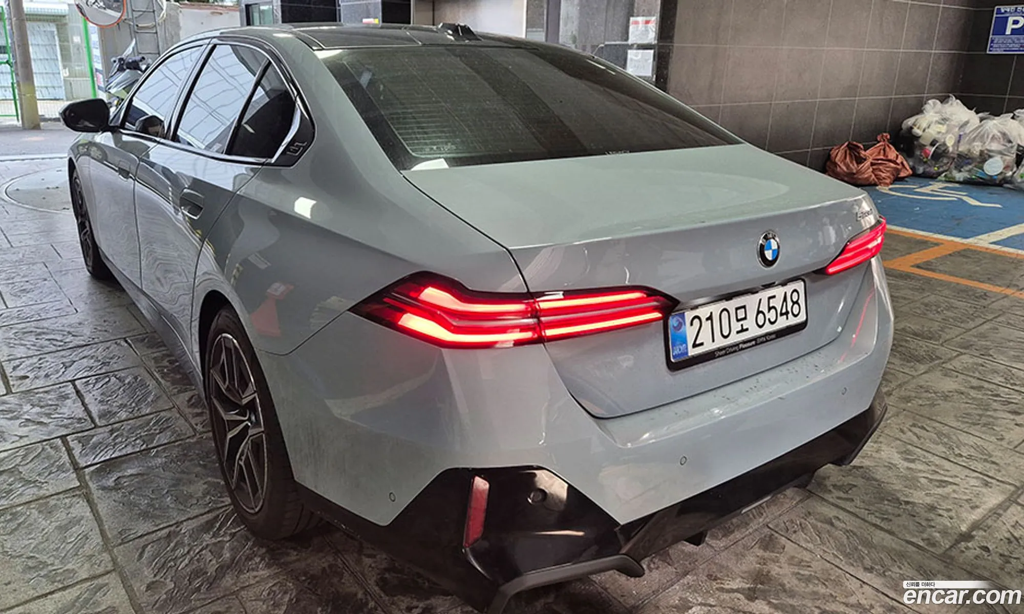 BMW 5 Series 2025 — 9