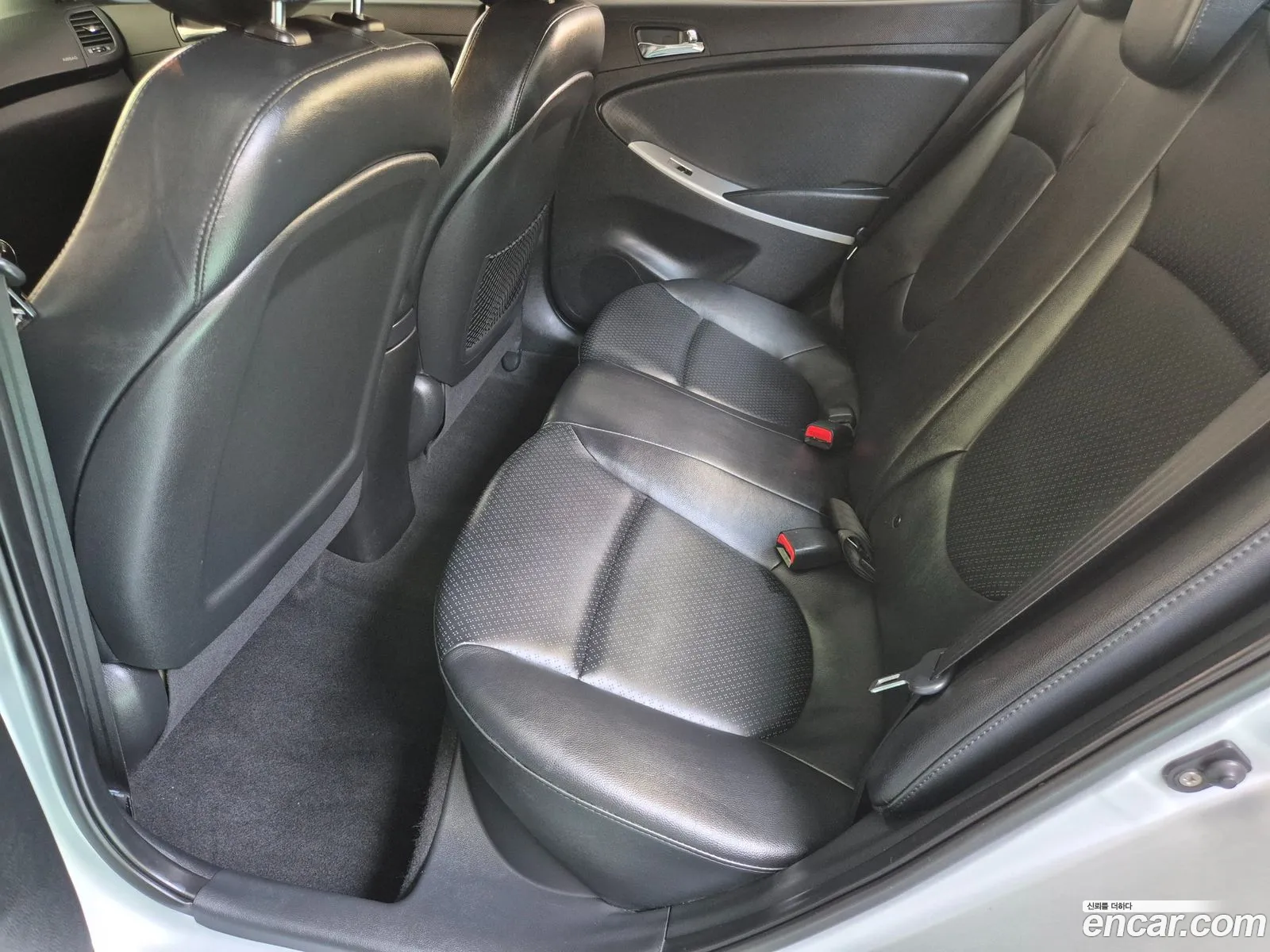 Hyundai Accent 2011 — 18