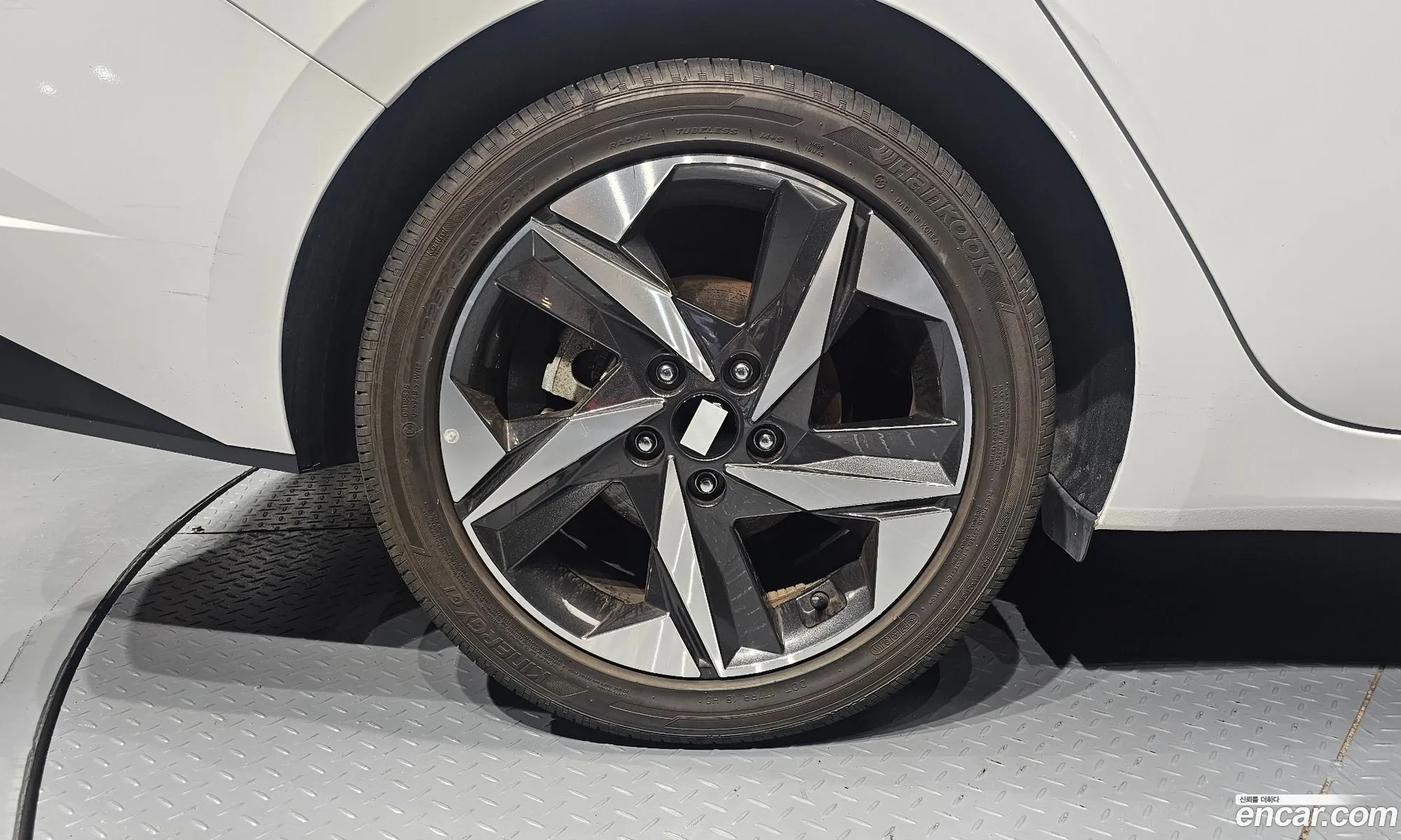 Hyundai Elantra 2023 — 15