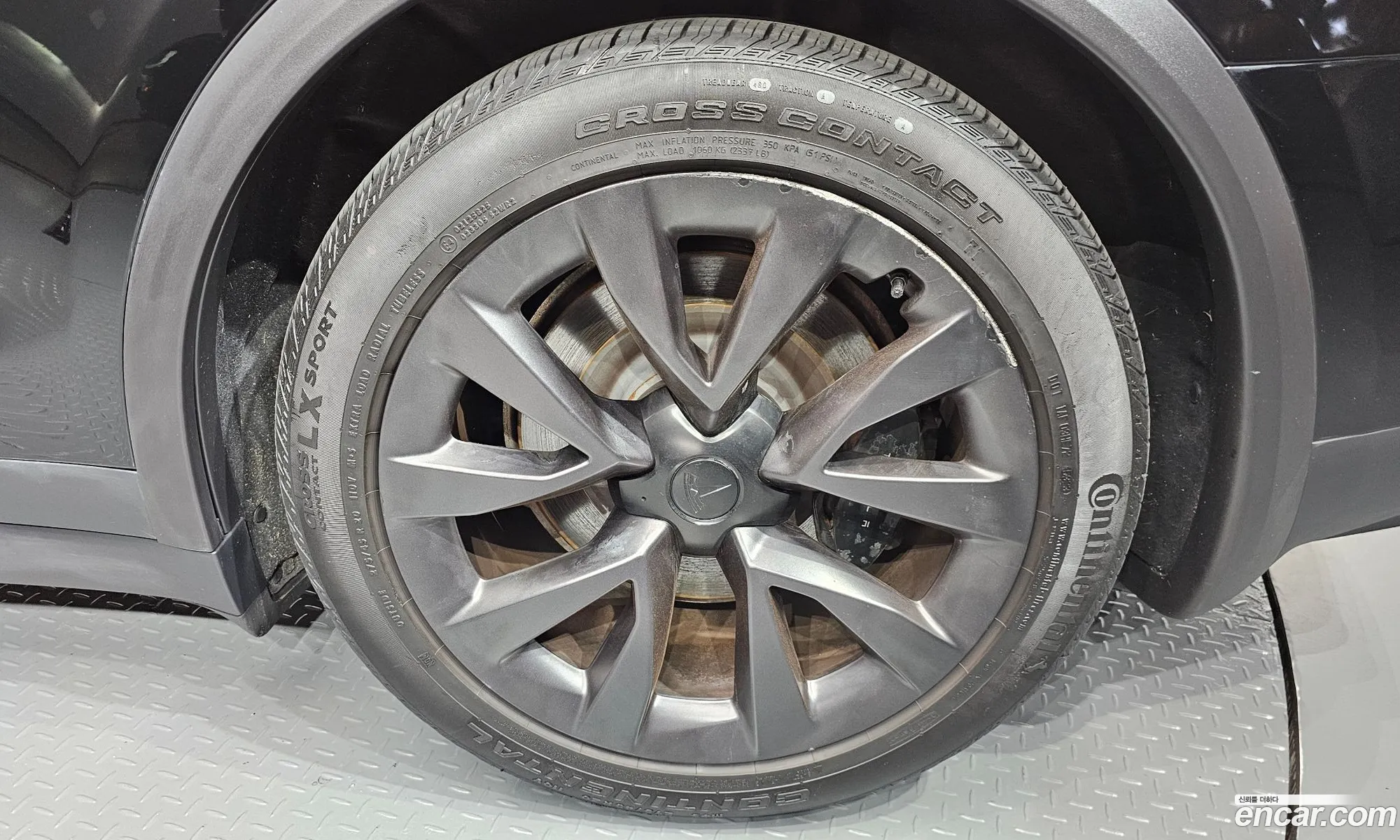 Tesla Model X 2024 7SAXCDE58RF450370 — 17