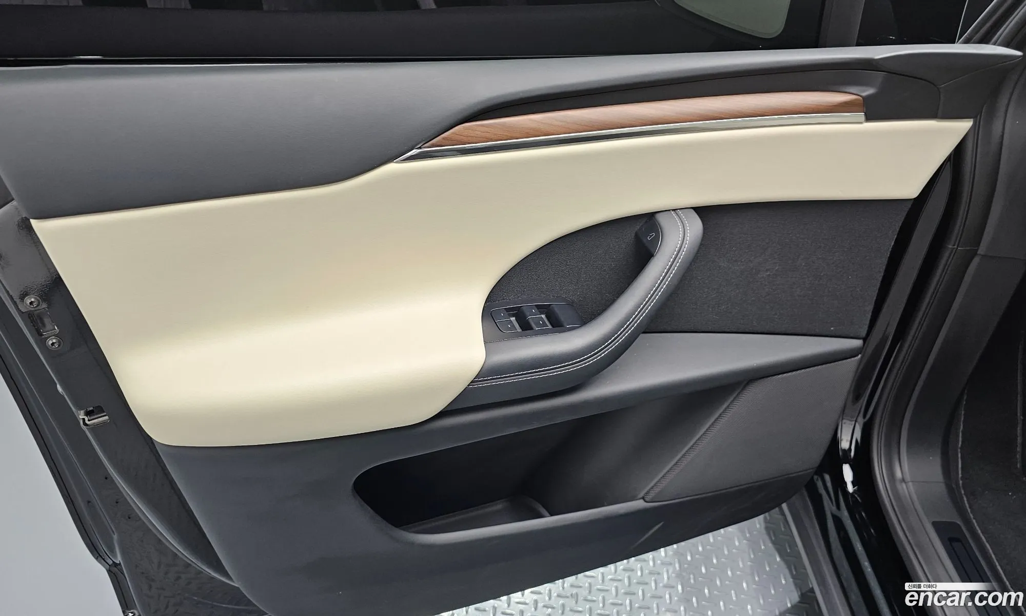 Tesla Model X 2024 7SAXCDE58RF450370 — 33