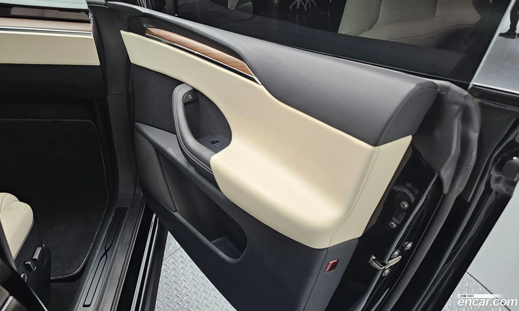 Tesla Model X 2024 7SAXCDE58RF450370 — 6