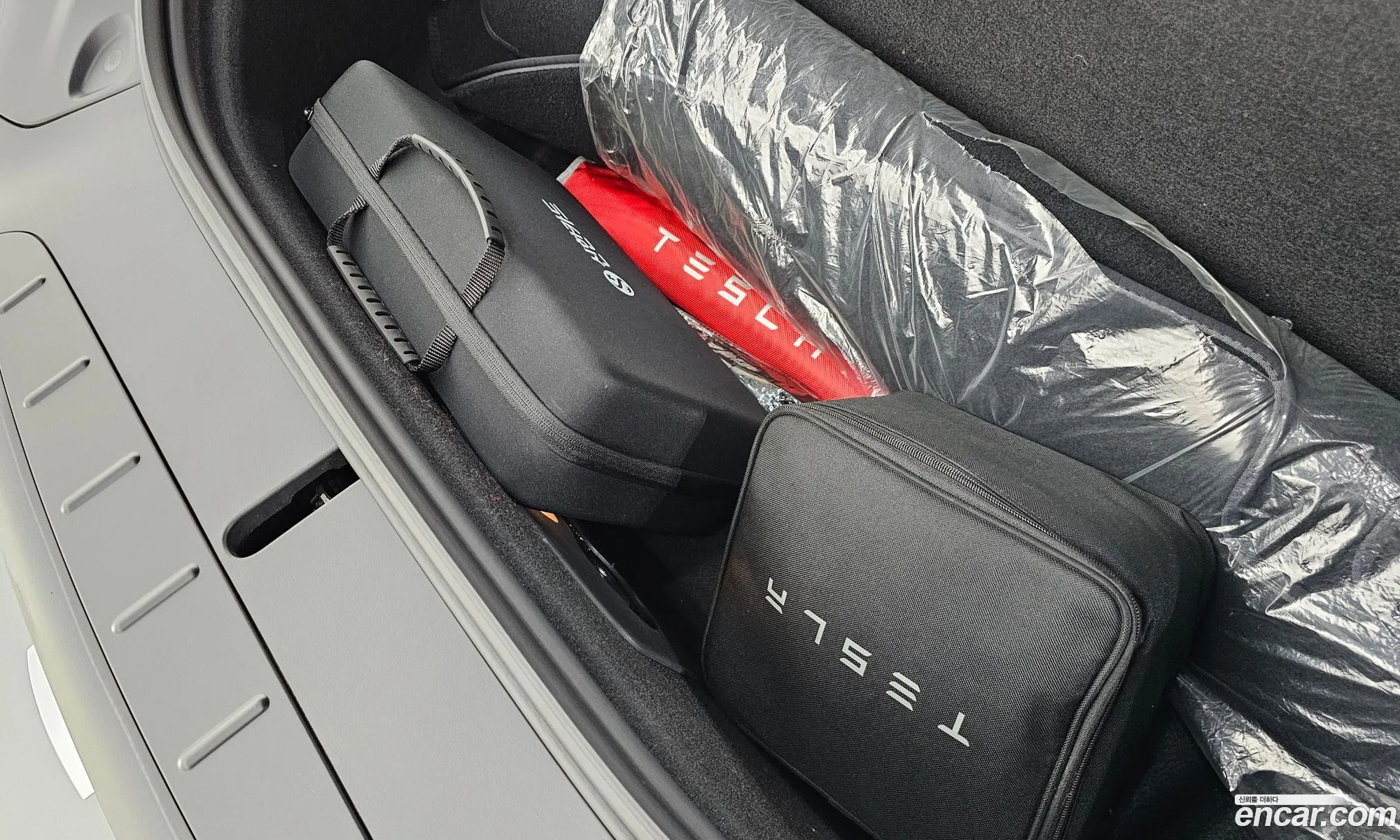 Tesla Model X 2024 7SAXCDE58RF450370 — 5