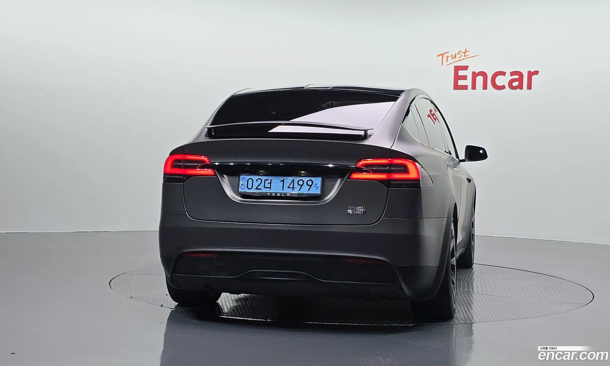 Tesla Model X 2023 — 18