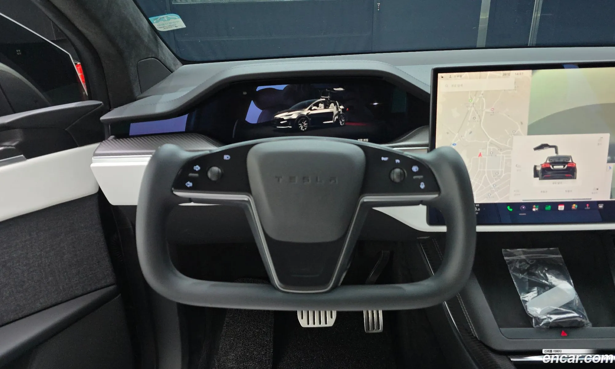 Tesla Model X 2023 — 23
