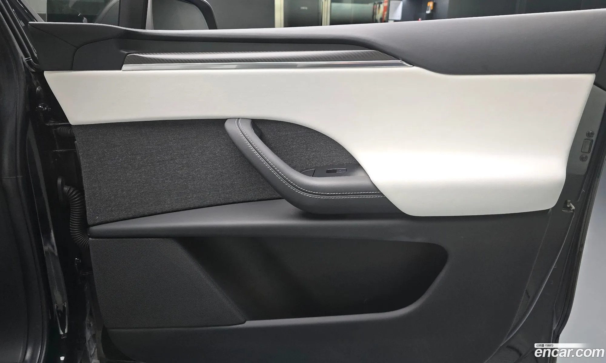 Tesla Model X 2023 — 26