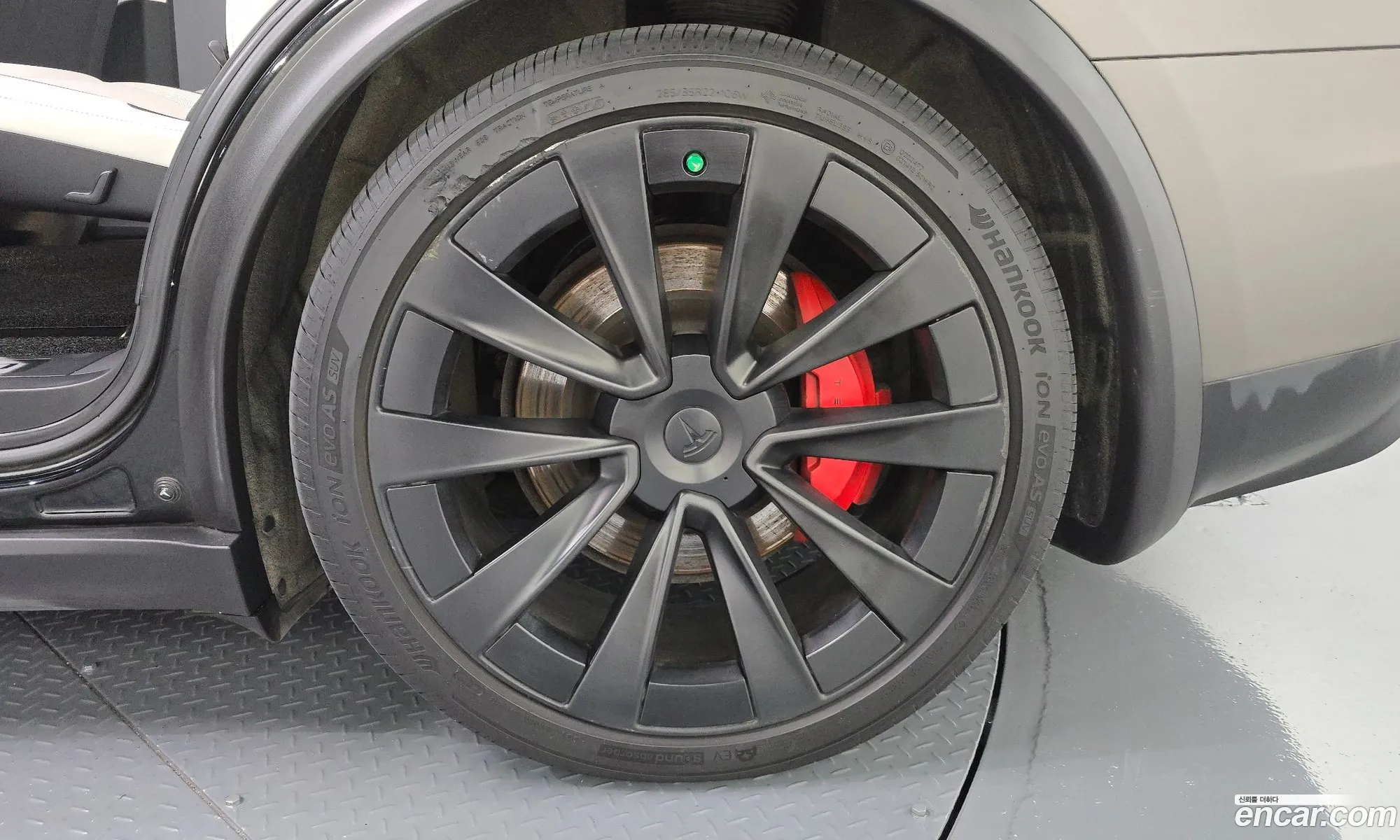 Tesla Model X 2023 — 29