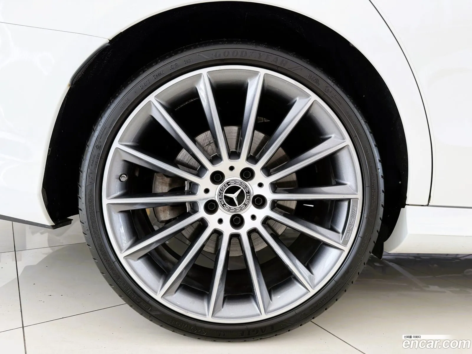 Mercedes-Benz E-Class W213 2021 — 13