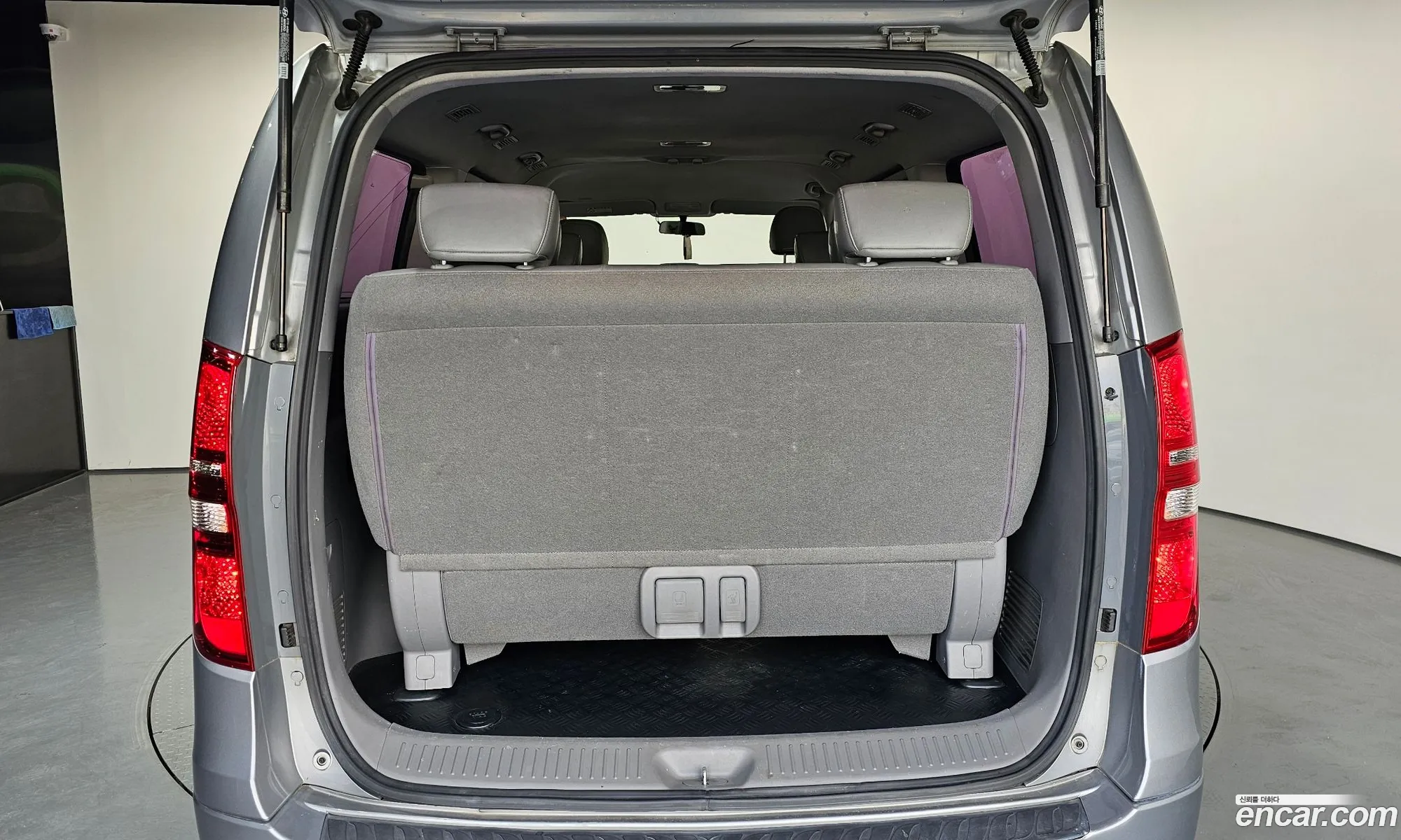 Hyundai Grand Starex 2014 — 18