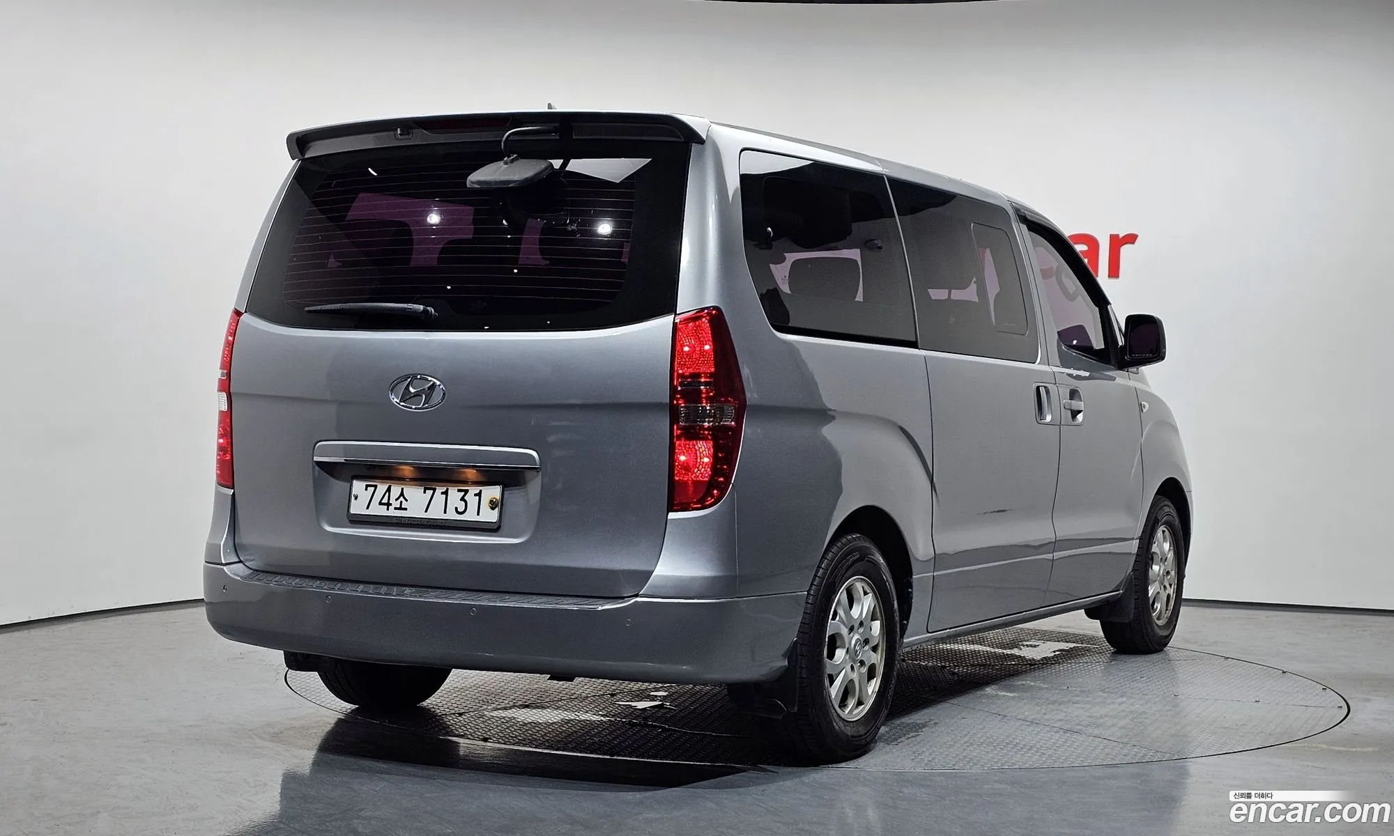 Hyundai Grand Starex 2014 — 19