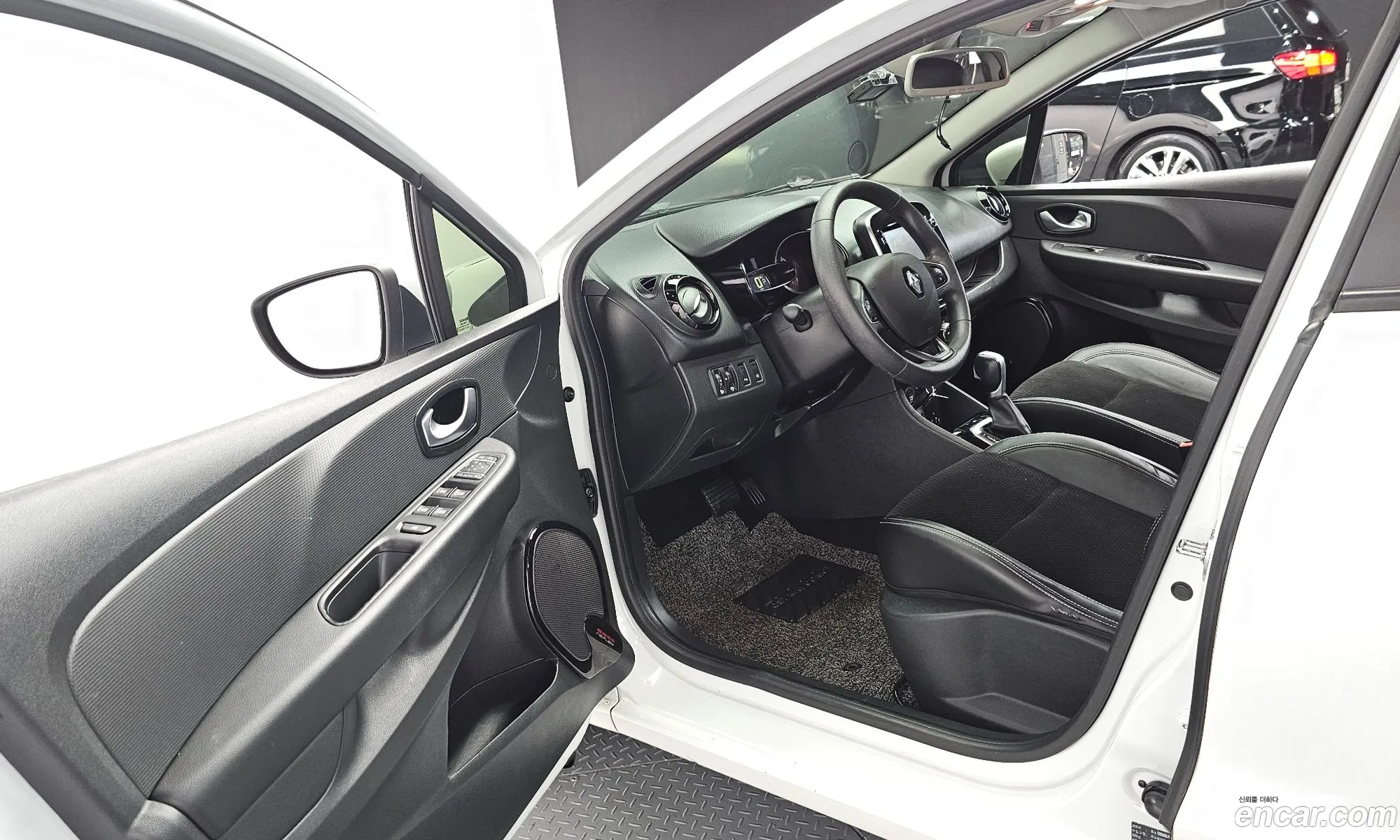 Renault Korea (Samsung) Clio 2019 — 5