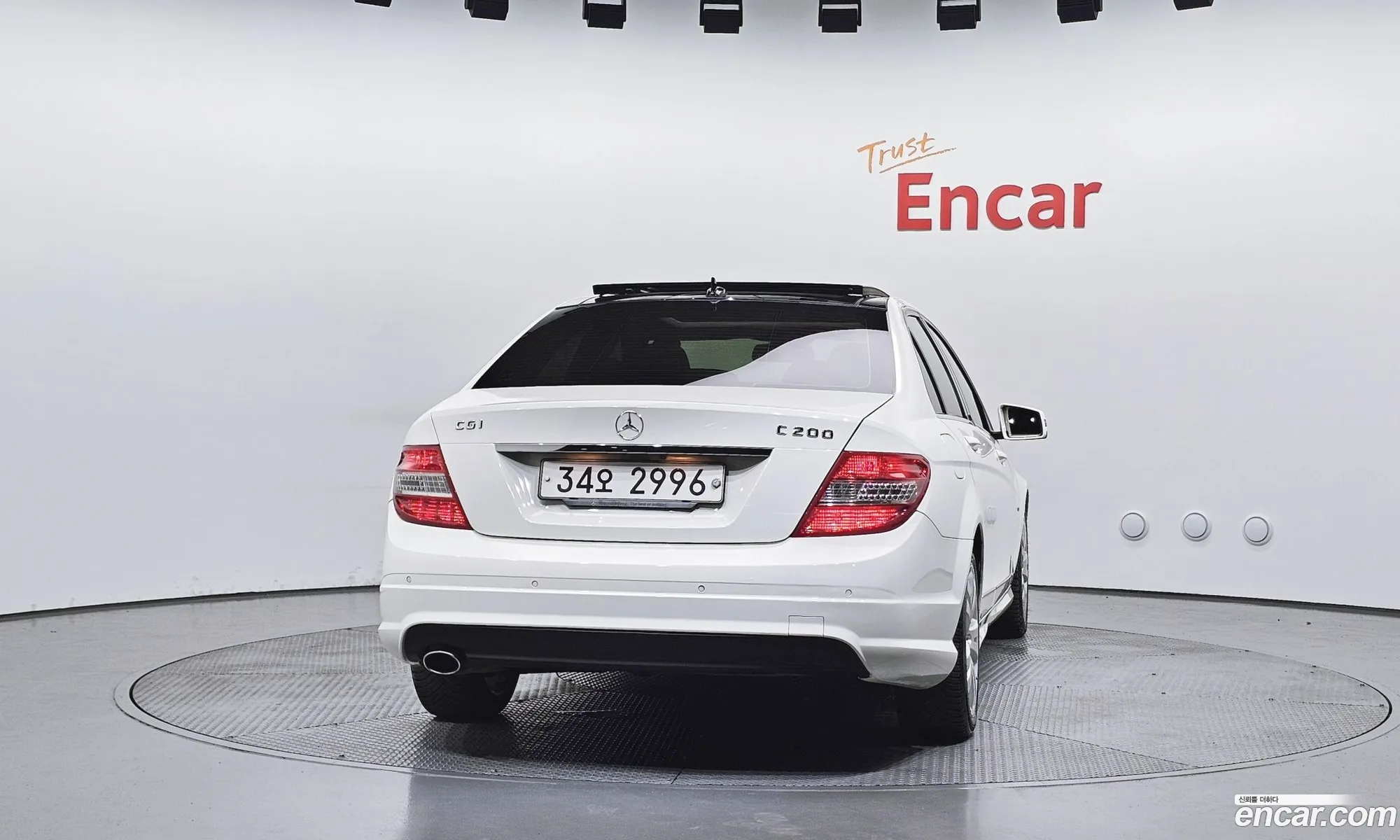 Mercedes-Benz C-Class W204 2011 WDDGF4JB2BA475334 — 19