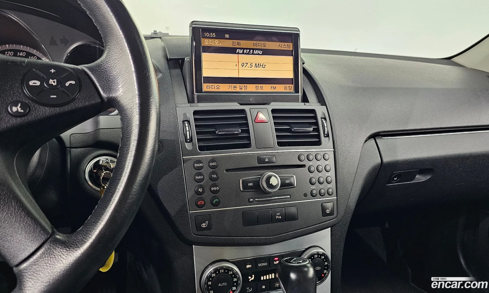 Mercedes-Benz C-Class W204 2011 WDDGF4JB2BA475334 — 2