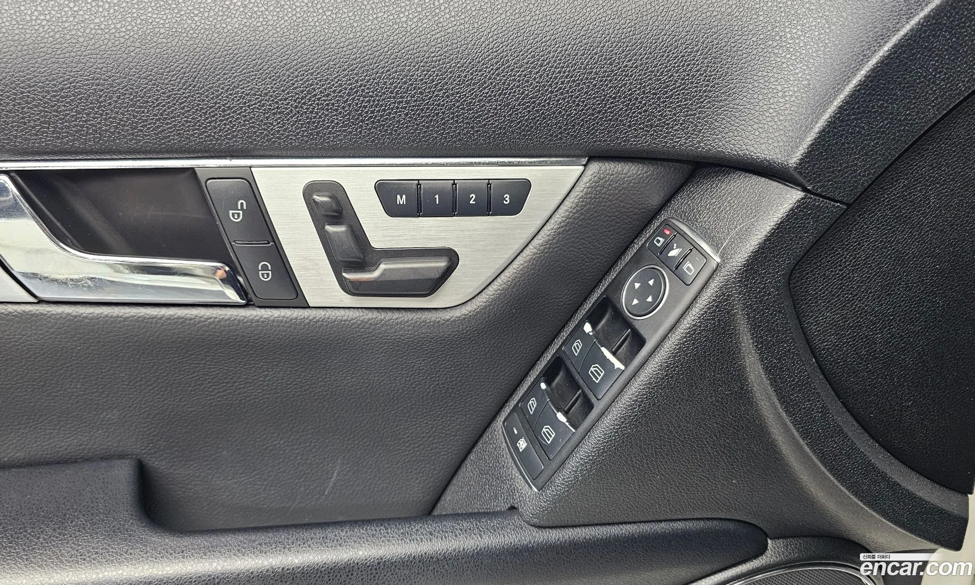 Mercedes-Benz C-Class W204 2011 WDDGF4JB2BA475334 — 11