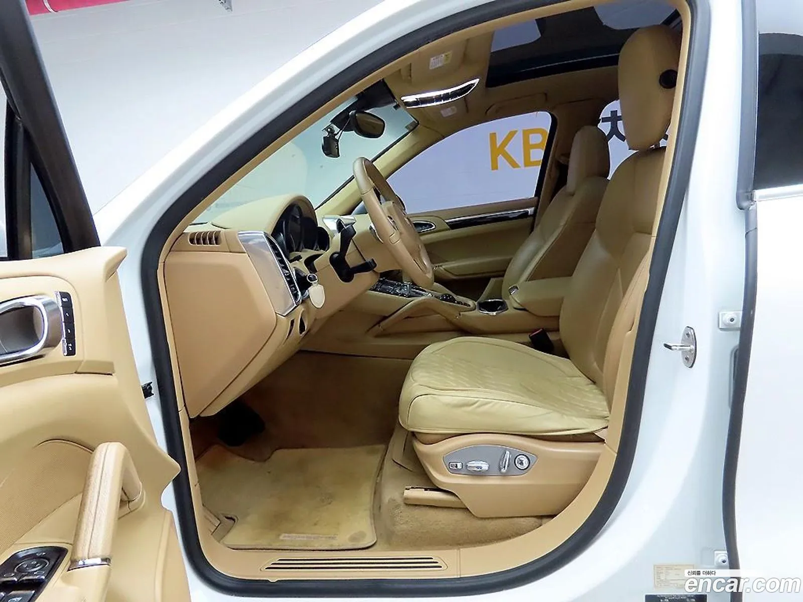 Porsche Cayenne 2013 — 16