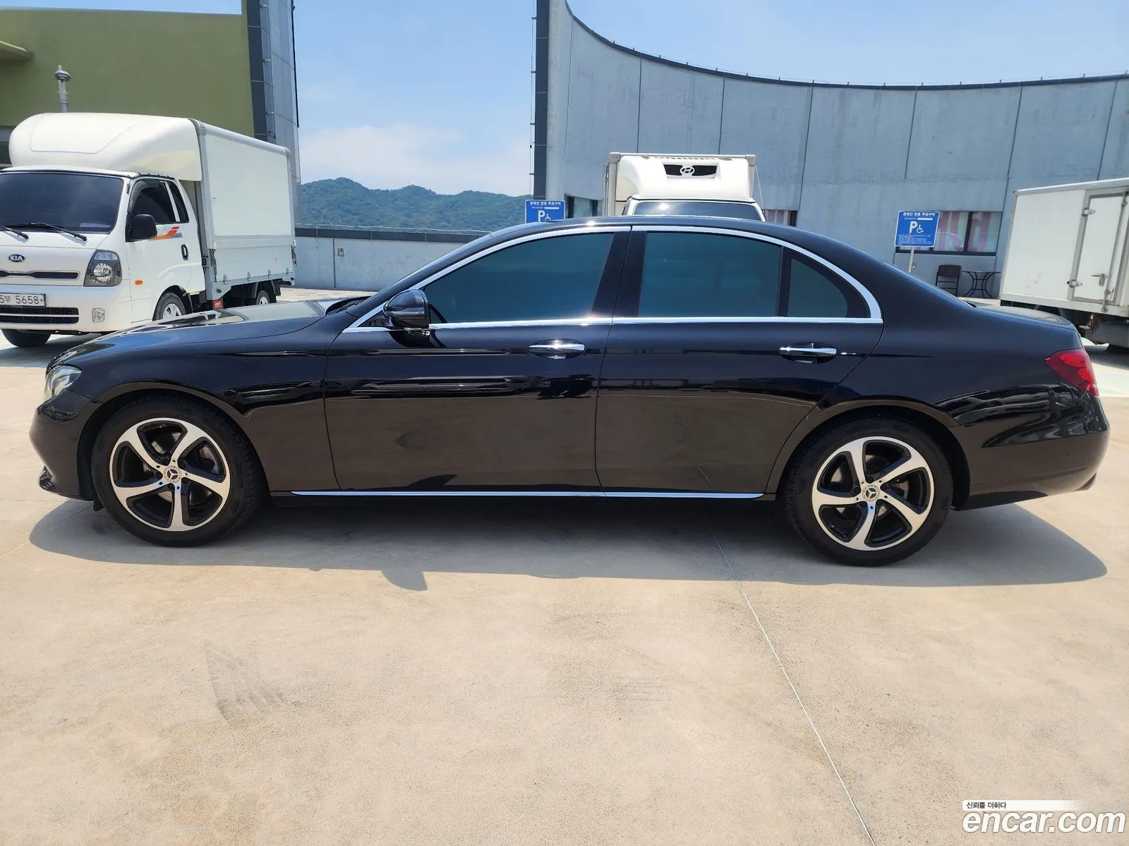 Mercedes-Benz E-Class W213 2019 — 13