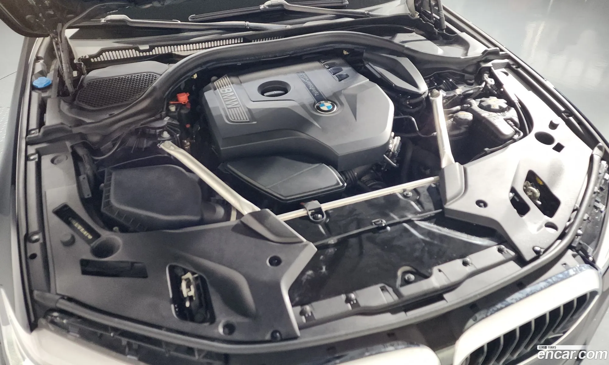 BMW 5 Series 2018 WBAJD3107JB316121 — 18