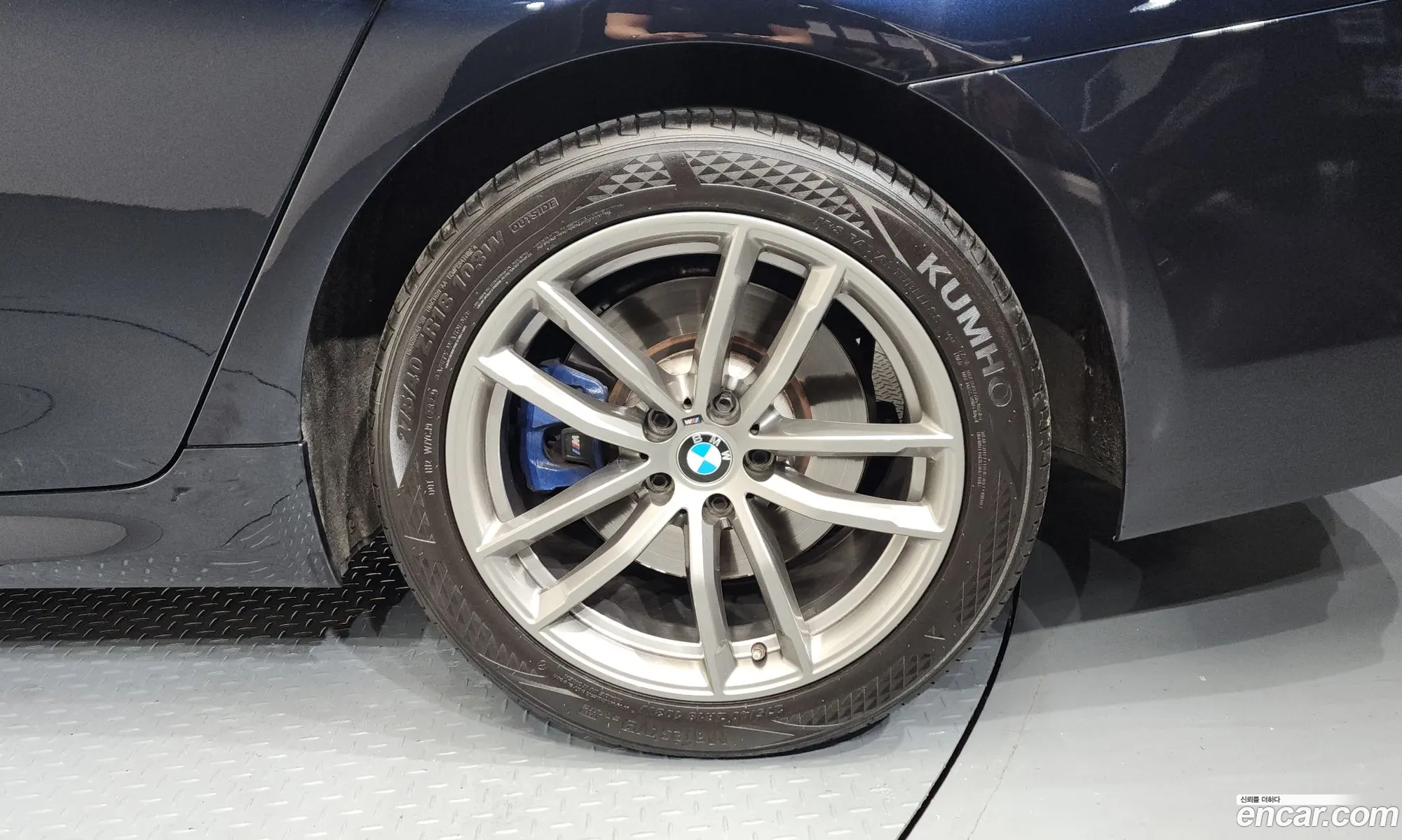 BMW 5 Series 2018 WBAJD3107JB316121 — 7