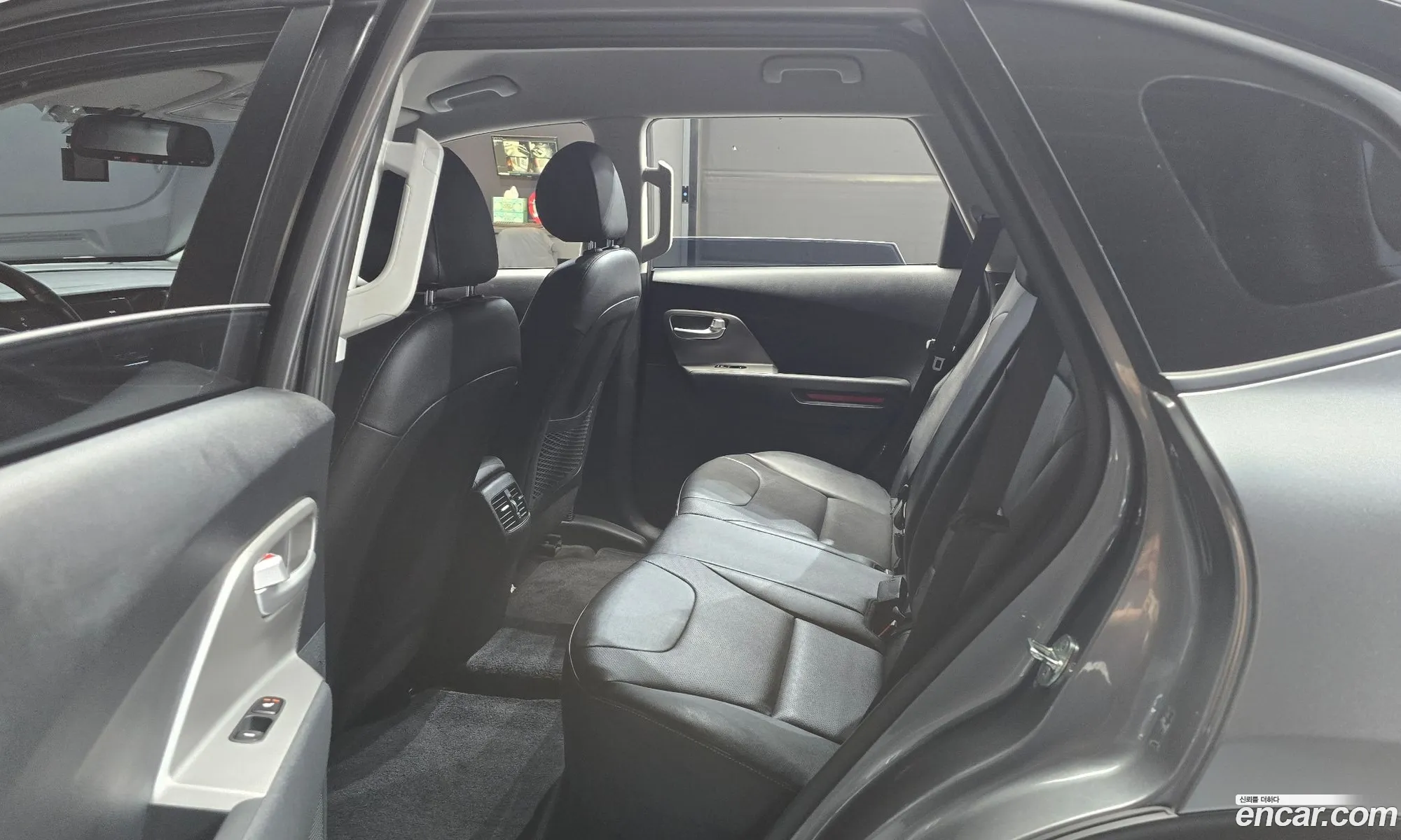 Kia Niro Plus 2022 — 19