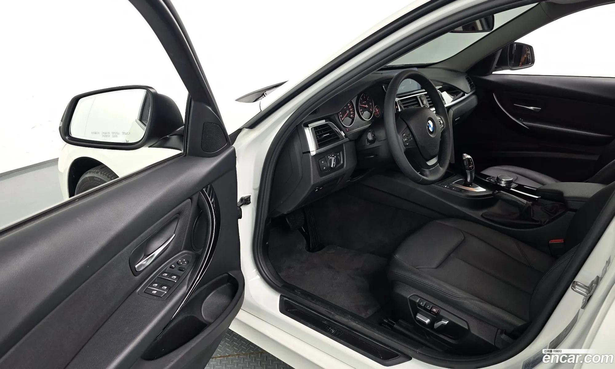 BMW 3 Series 2018 WBA8C5101JA076700 — 17