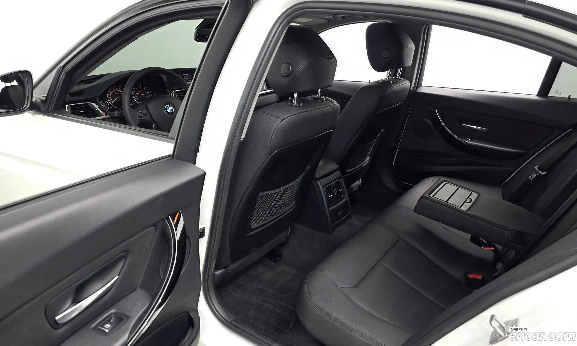 BMW 3 Series 2018 WBA8C5101JA076700 — 18