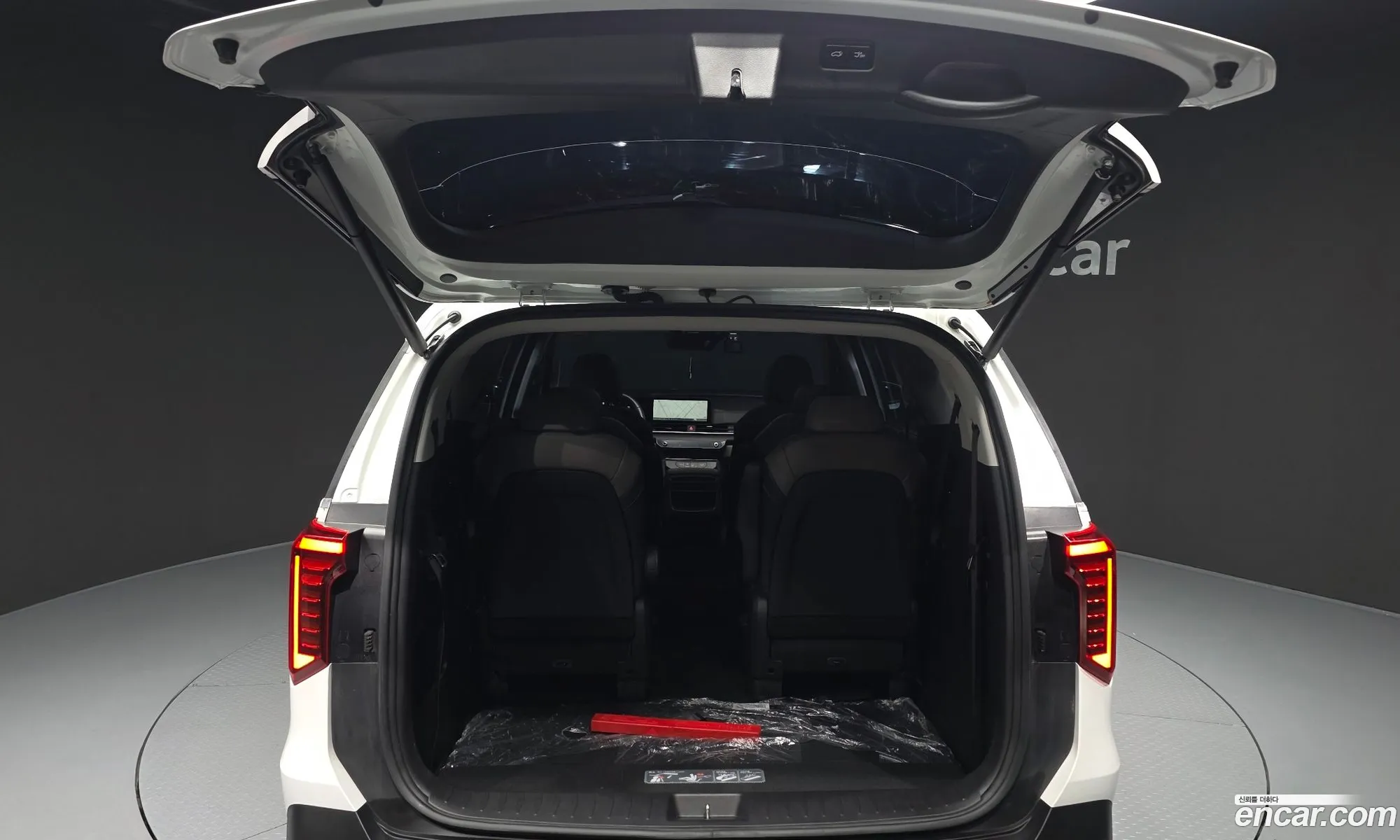 Kia Carnival 2024 — 9