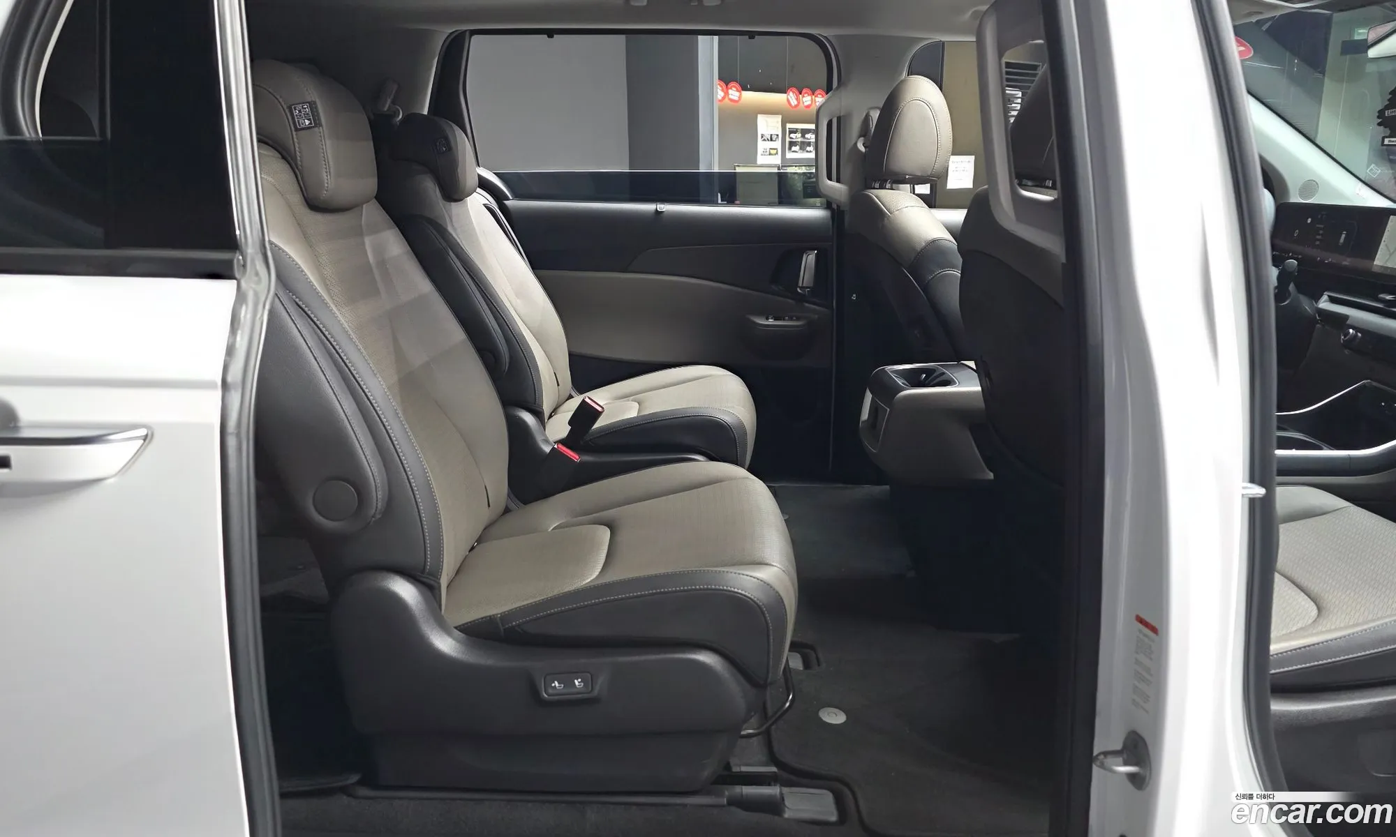 Kia Carnival 2024 — 16
