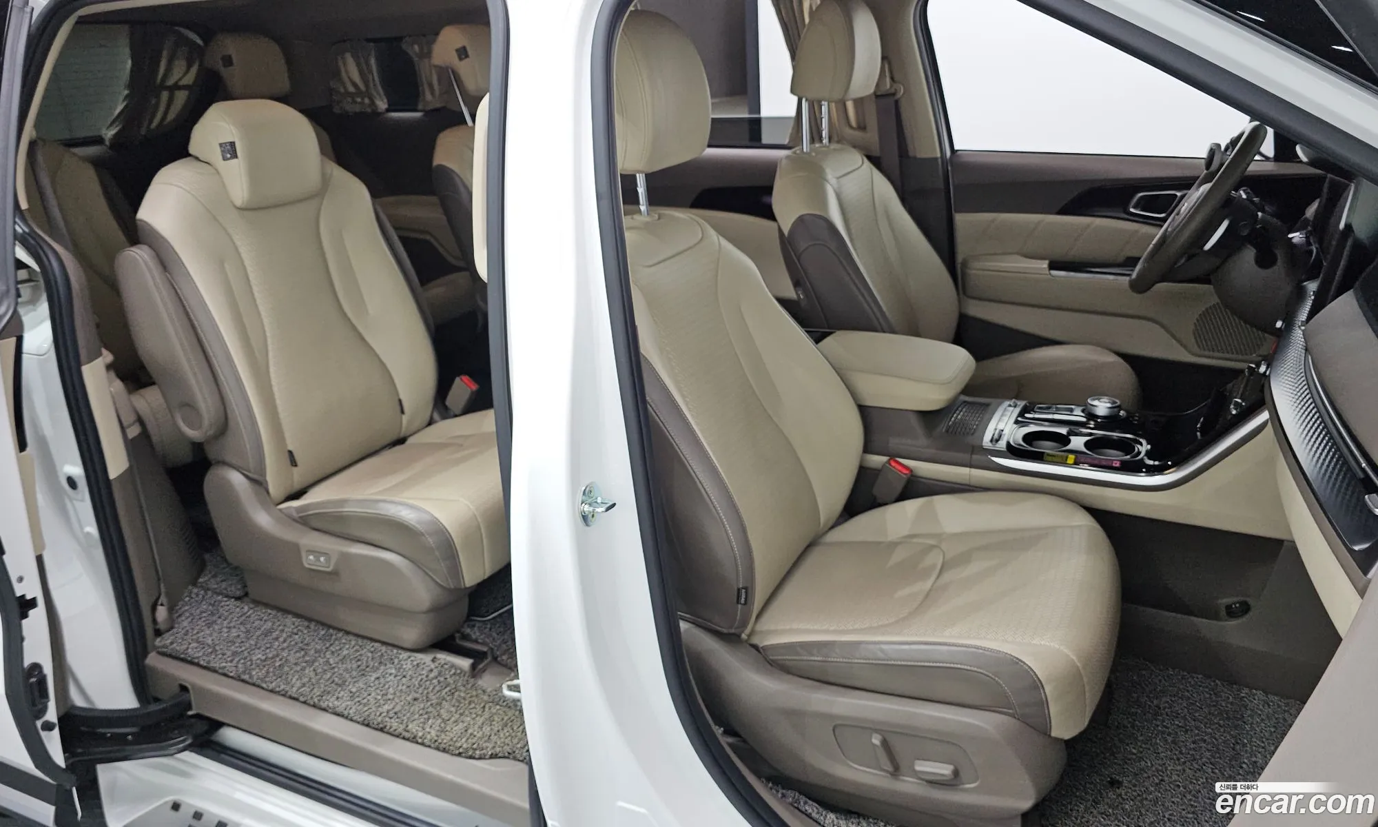 Kia Carnival 2021 — 18