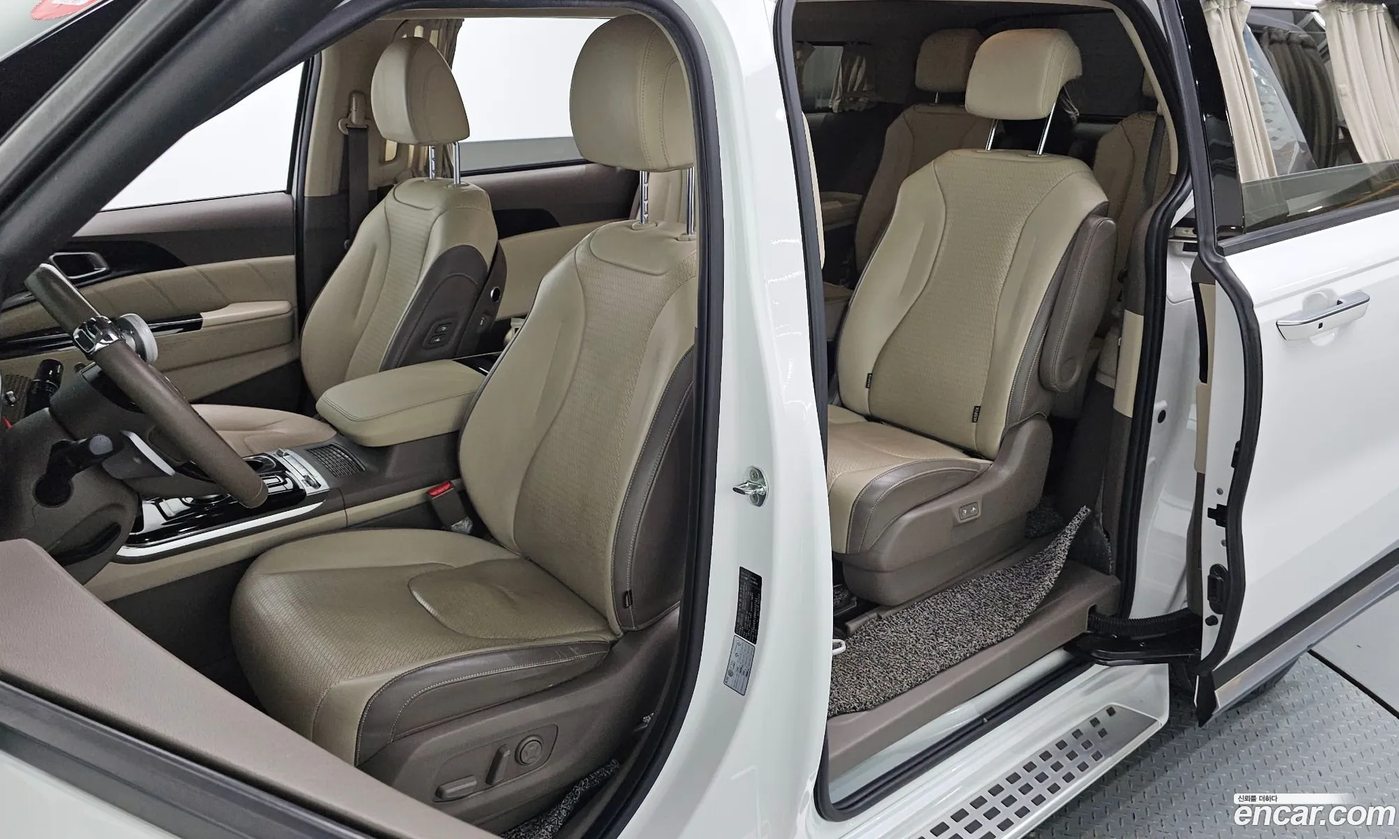Kia Carnival 2021 — 2