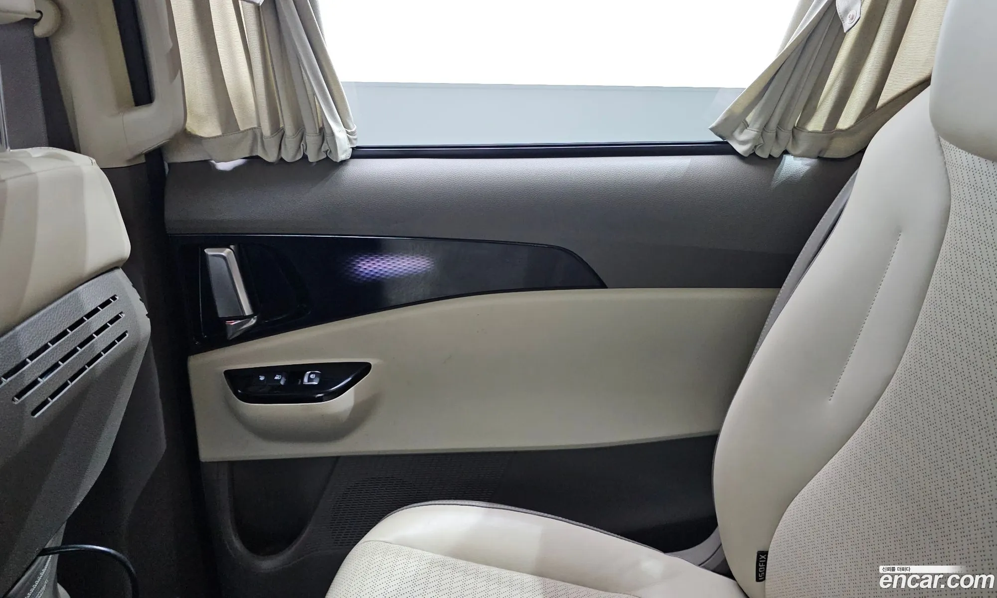Kia Carnival 2021 — 24
