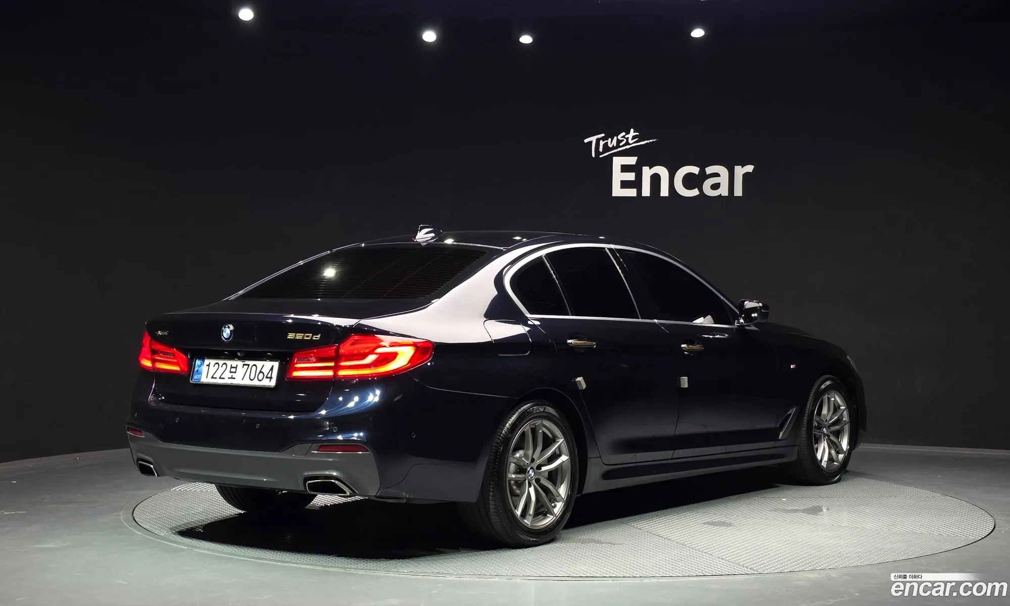BMW 5 Series 2018 WBAJC5100JWB86922 — 4