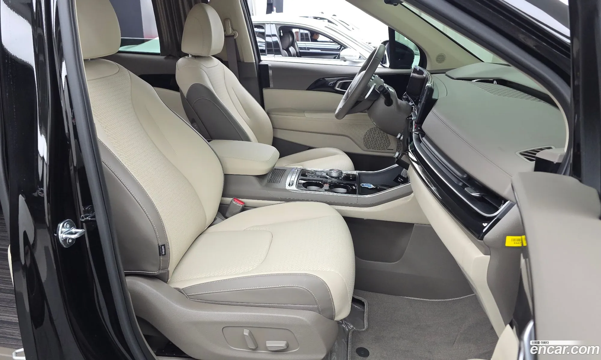 Kia Carnival 2024 — 28